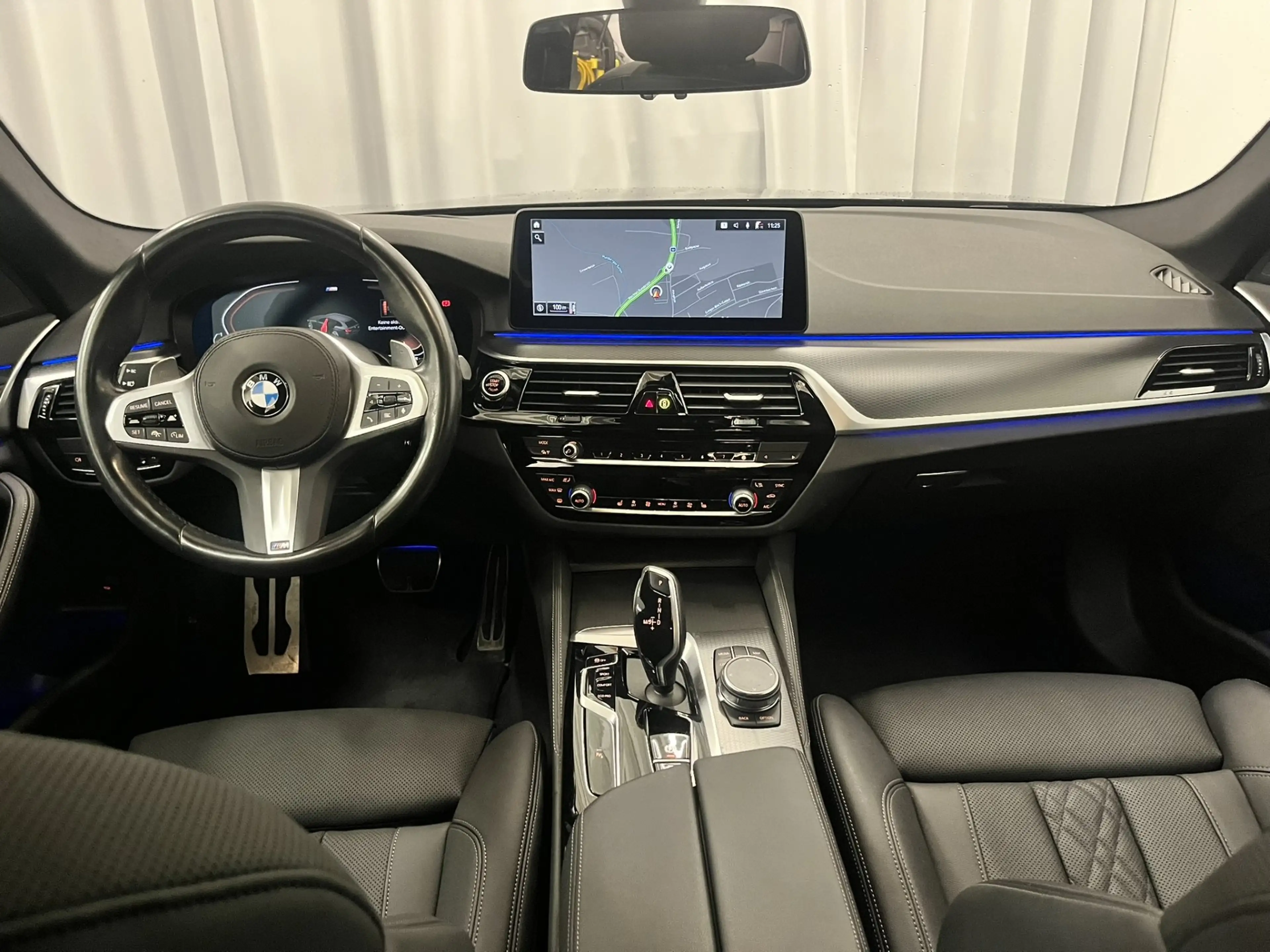 BMW 520 d xDrive *M-Sport PRO / HUD / Memory* — photo 10
