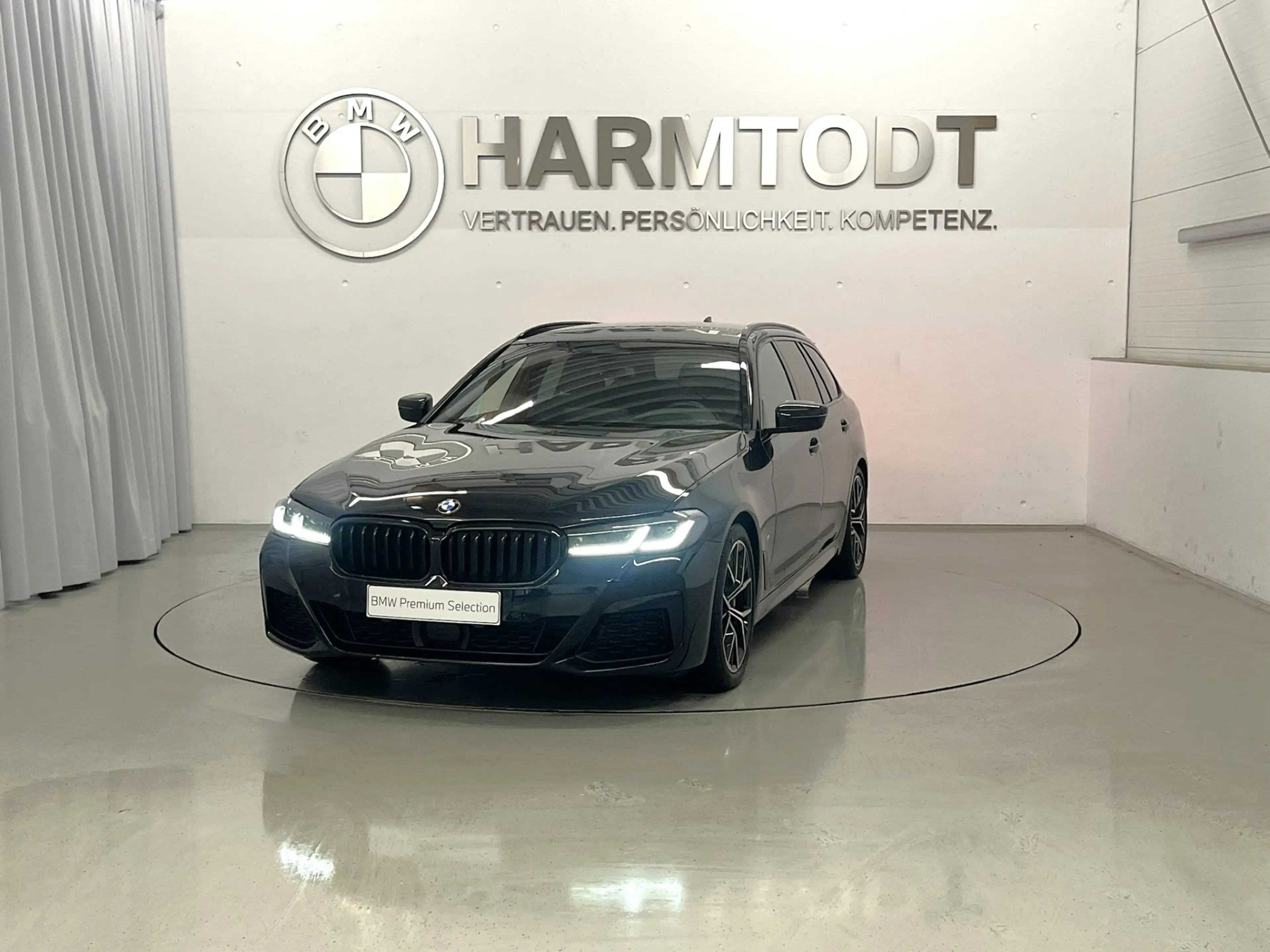 BMW 520 d xDrive *M-Sport PRO / HUD / Memory* — photo 2