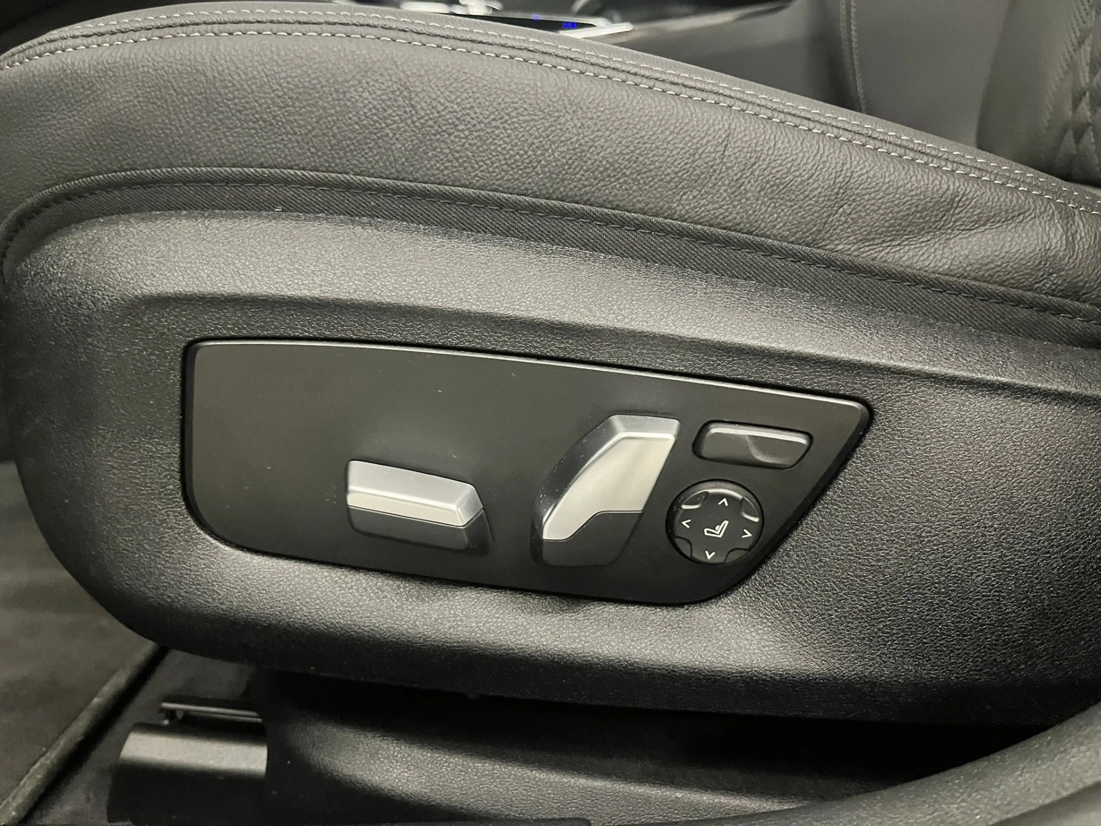 BMW 520 d xDrive *M-Sport PRO / HUD / Memory* — photo 14