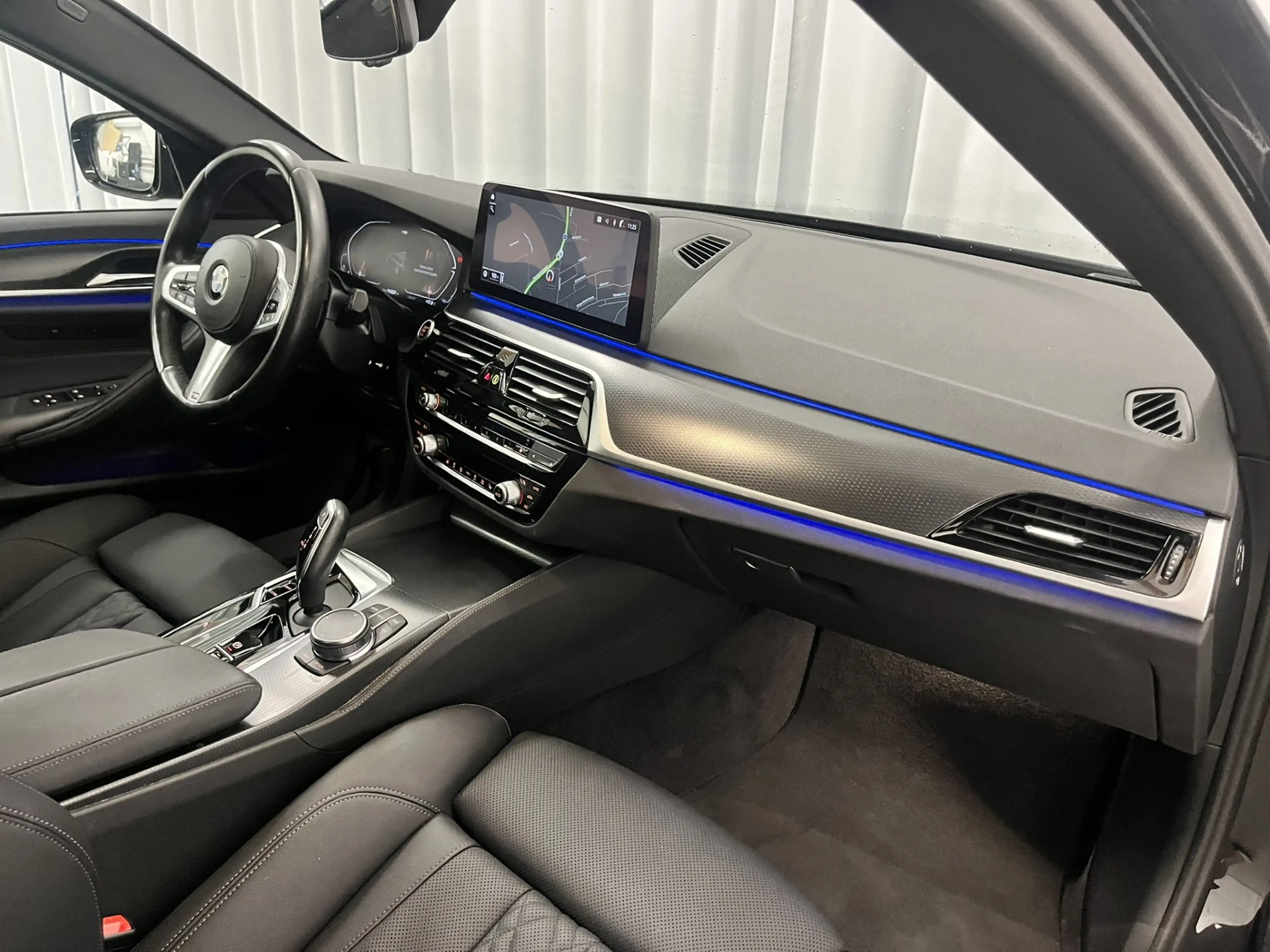 BMW 520 d xDrive *M-Sport PRO / HUD / Memory* — photo 9