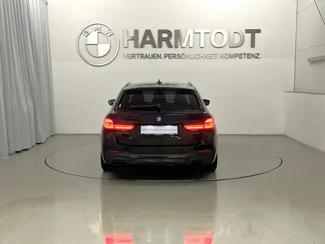 BMW 5 Series view 5