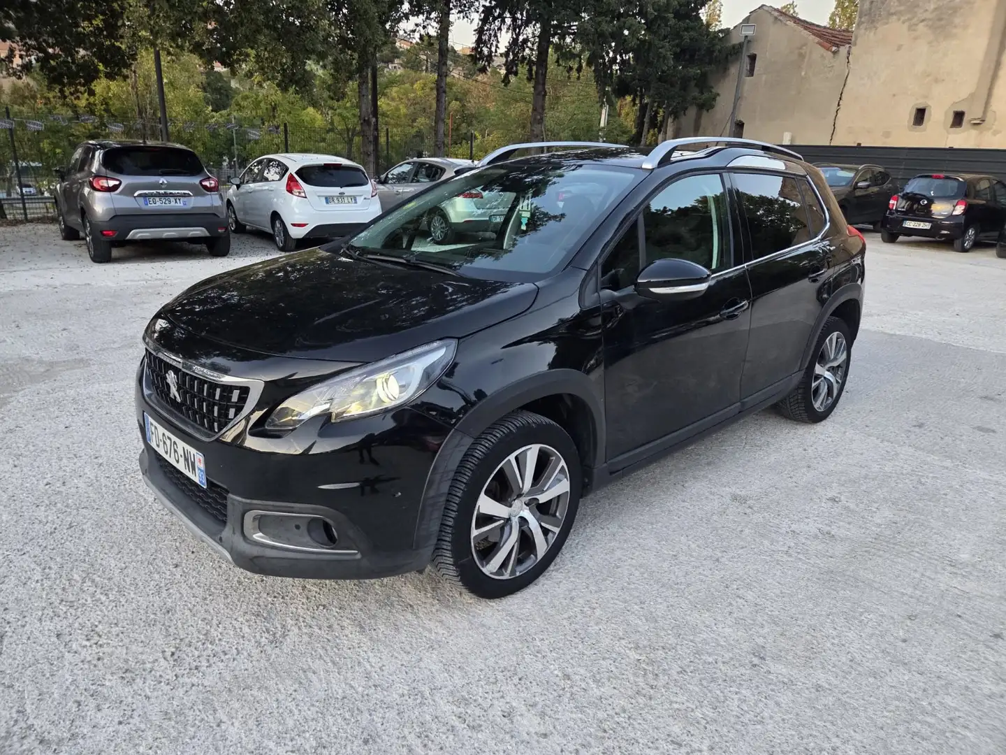 Peugeot 2008 Allure Noir - 2