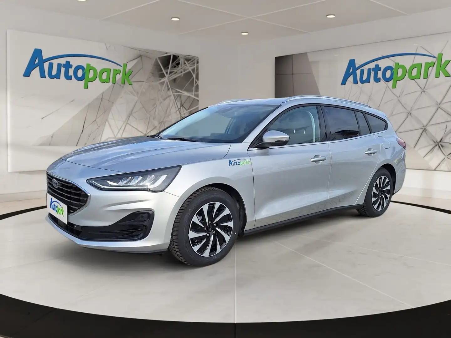 Ford Focus Titanium Turnier Silber - 1