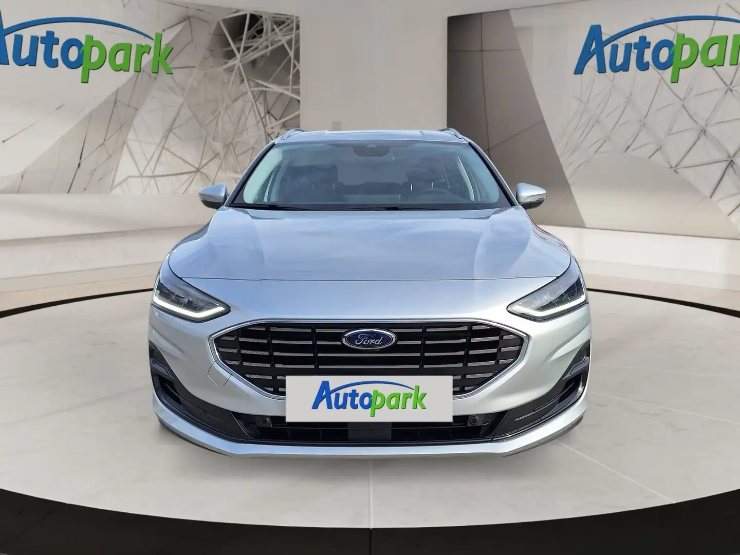 Ford Focus Titanium Turnier Silber - 2