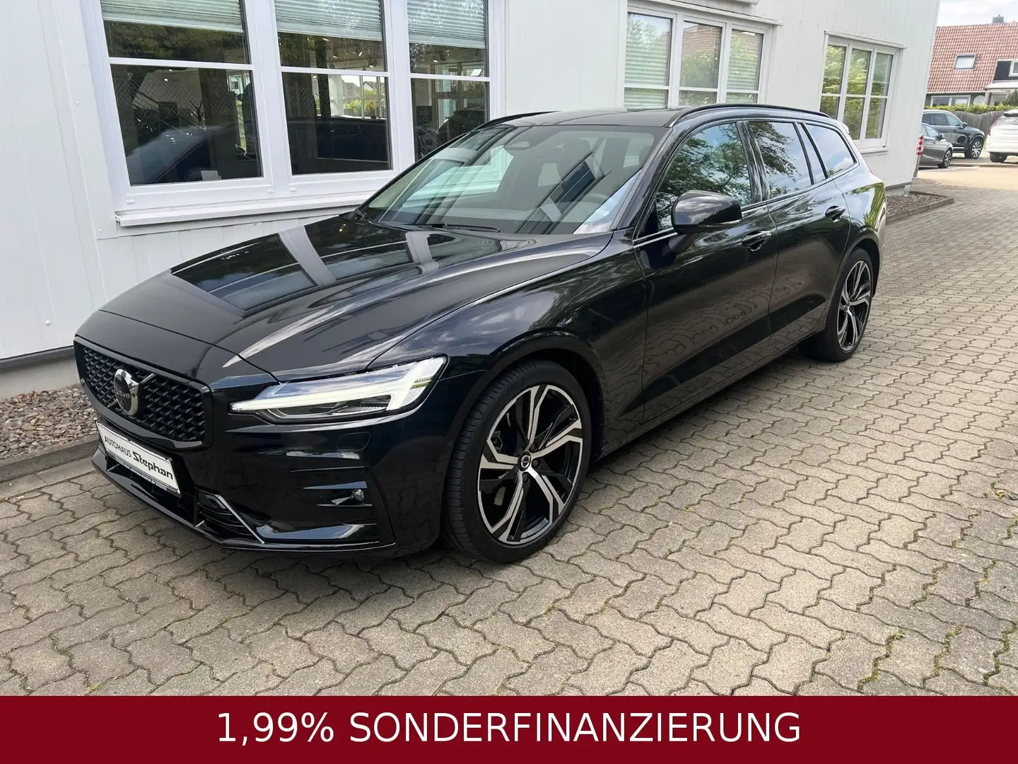 Volvo V60 B4 B Plus Dark Autom. MY25 GARANTIE -34% Nero - 1