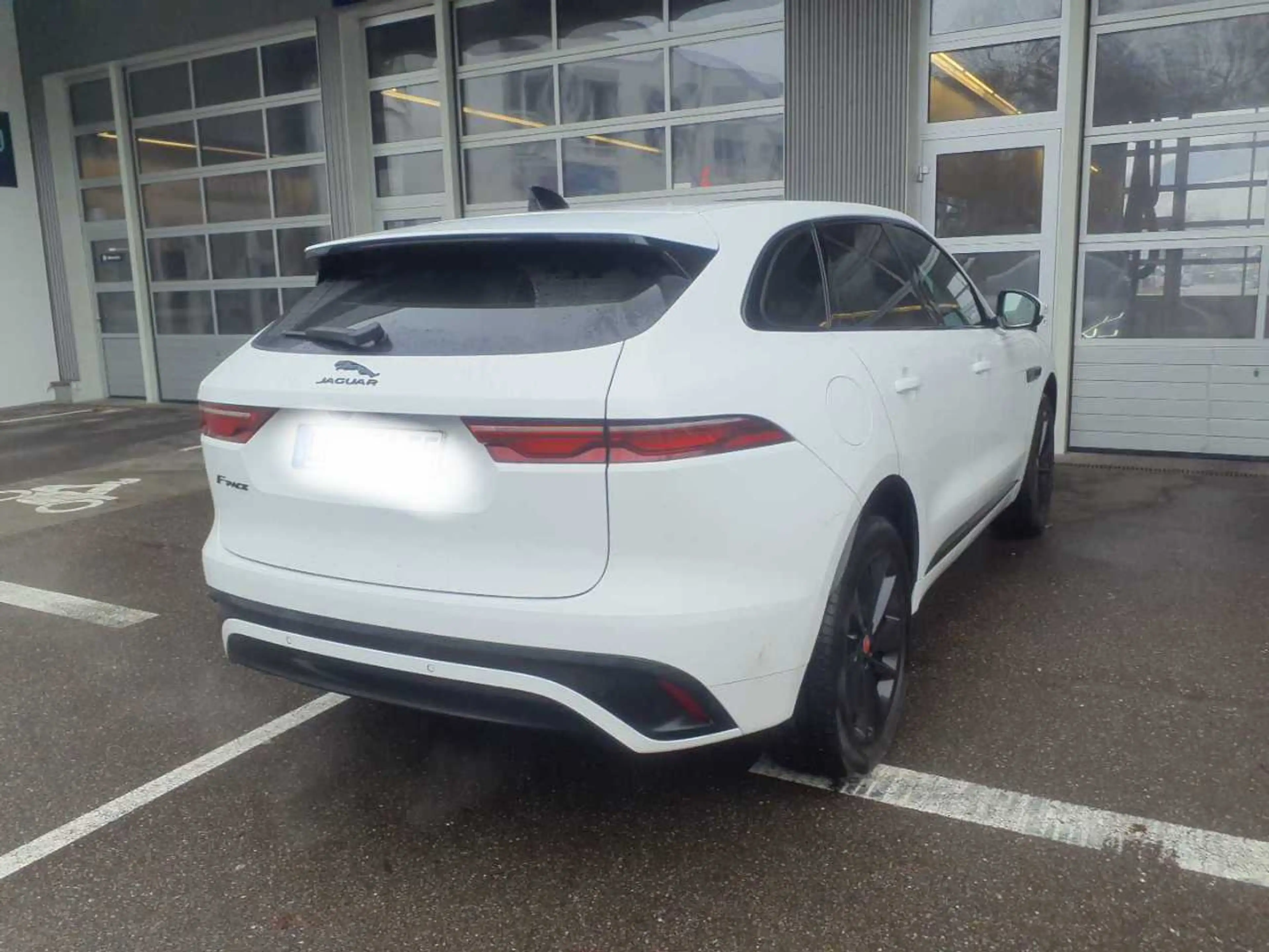 Jaguar F-Pace R-Dynamic SE AWD, NEUWERTIG !!!!!!! — photo 4