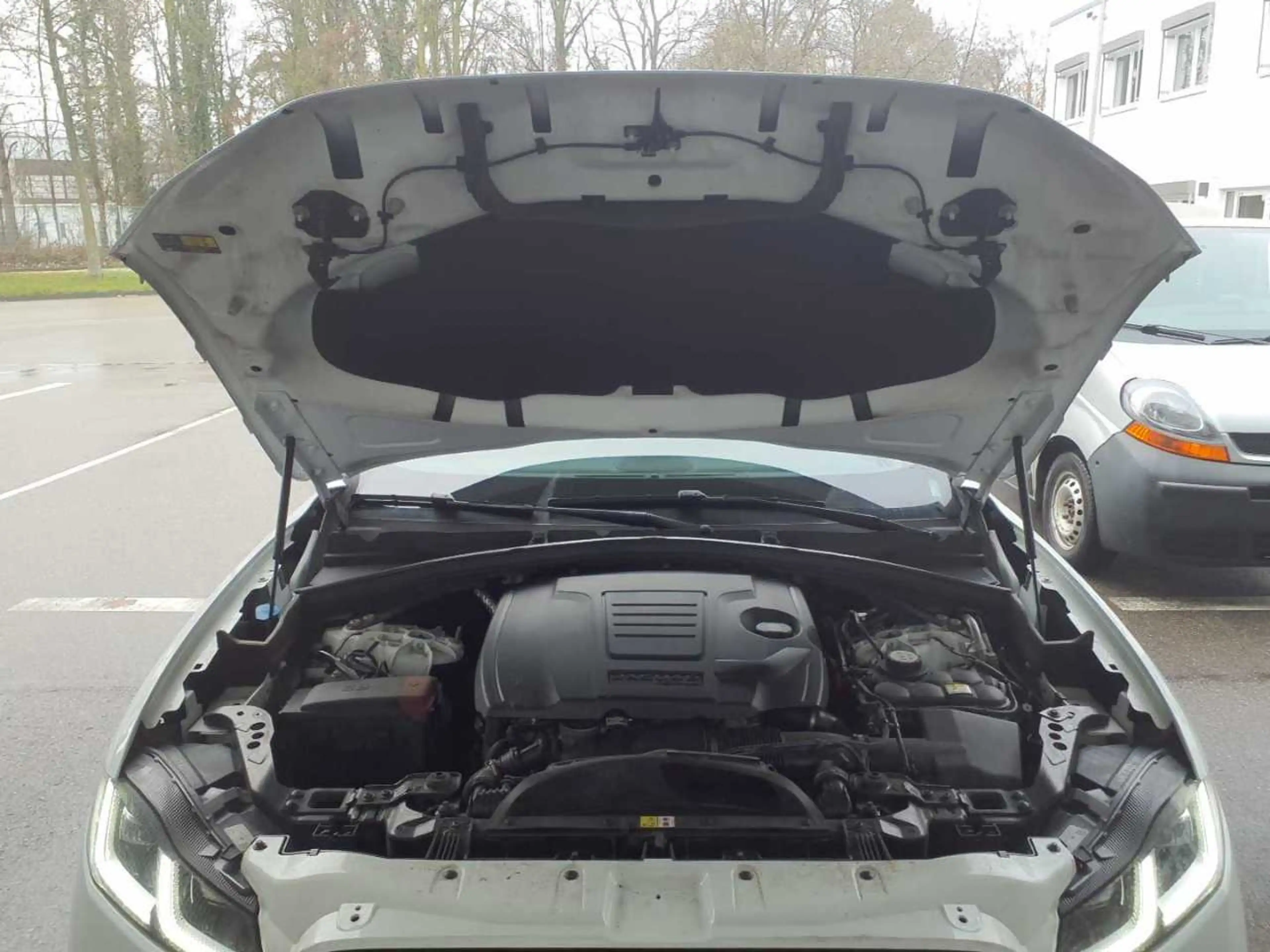 Jaguar F-Pace R-Dynamic SE AWD, NEUWERTIG !!!!!!! — photo 15