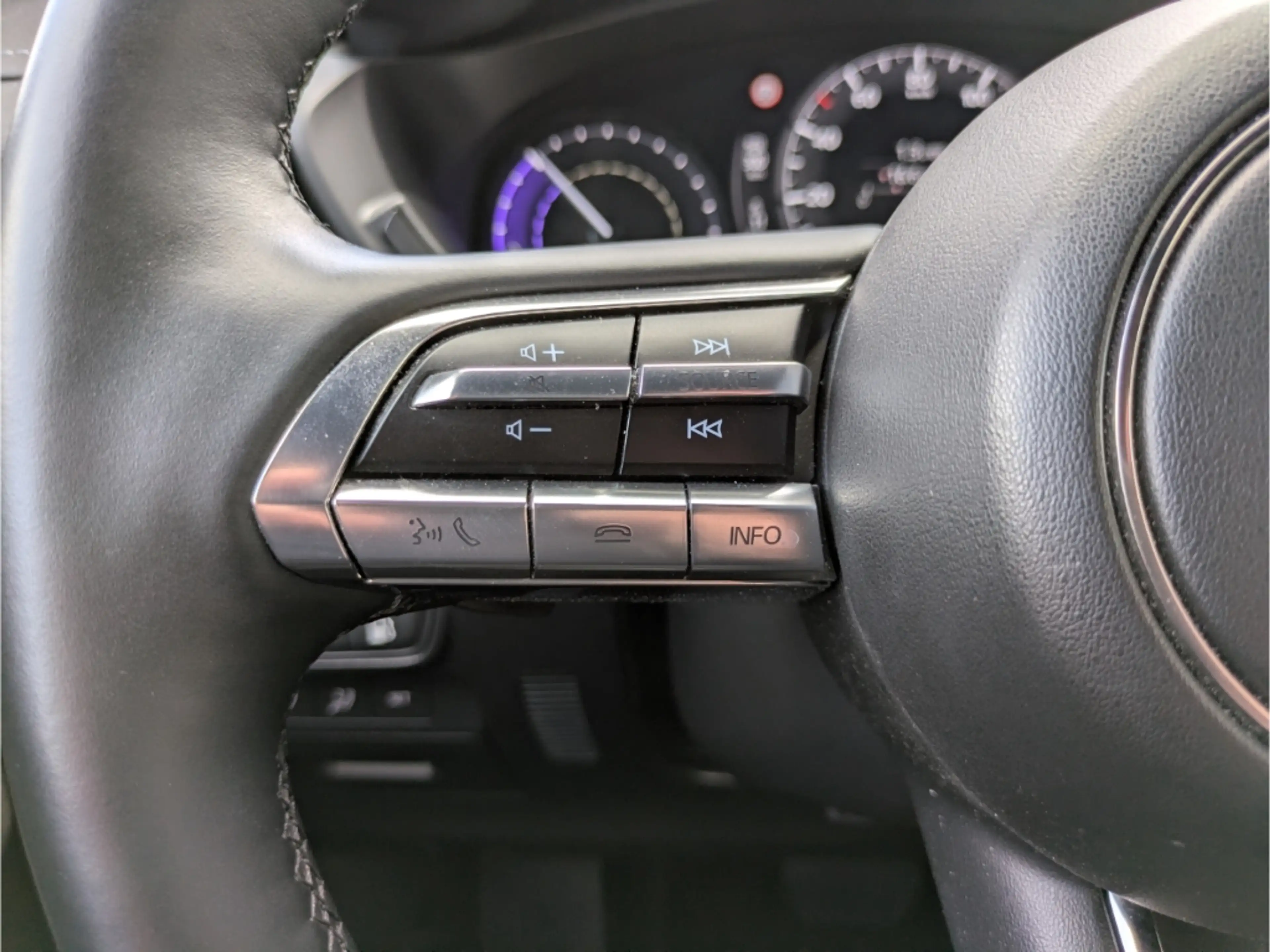 Mazda MX-30 R-EV Makoto HUD StandHZG AHK-abnehmbar Navi Memory — photo 10