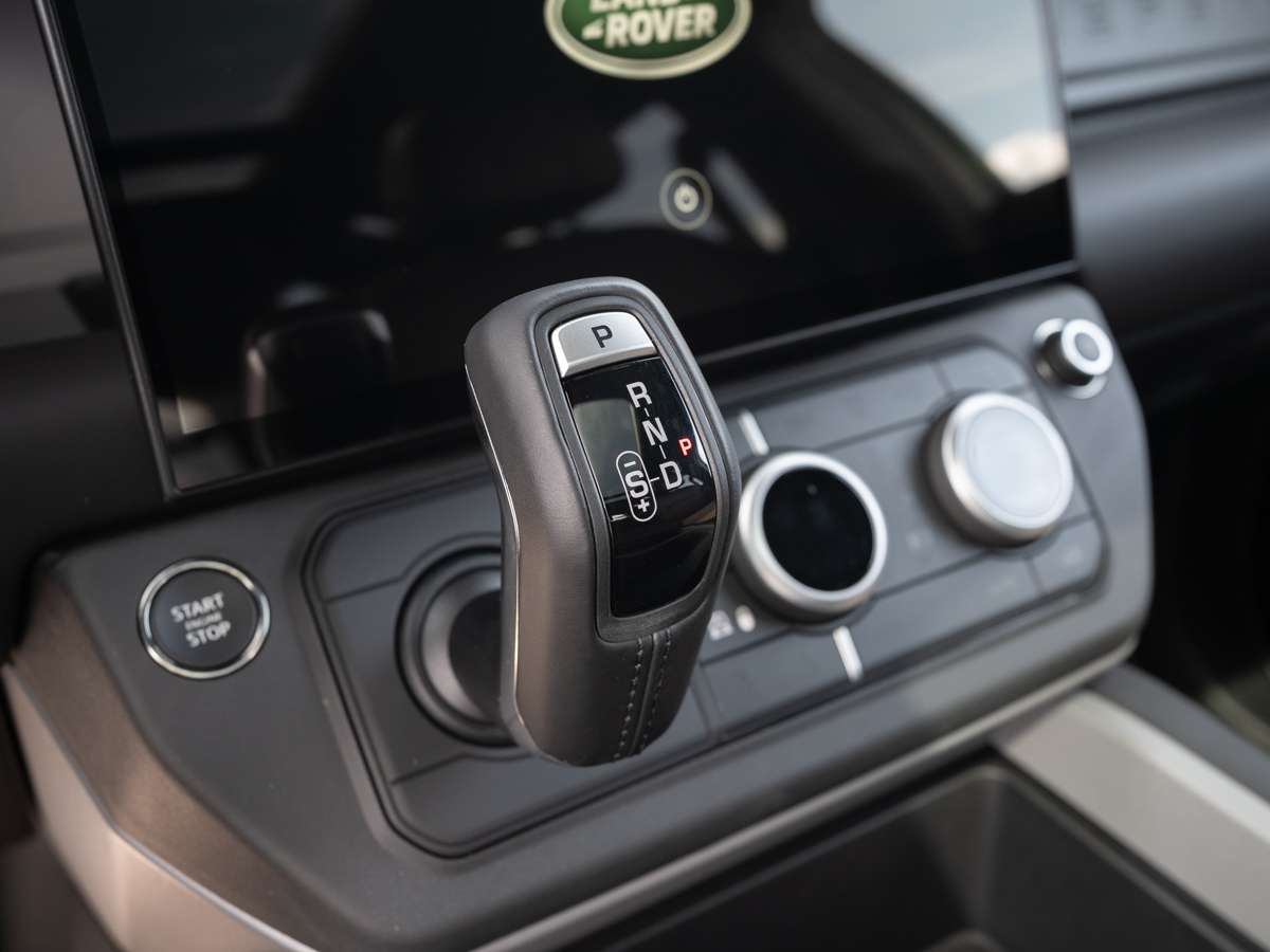 2026 Land Rover Defender 110 P525 V8 thumb 16