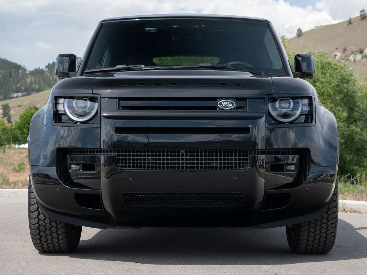 2026 Land Rover Defender 110 P525 V8 thumb 8