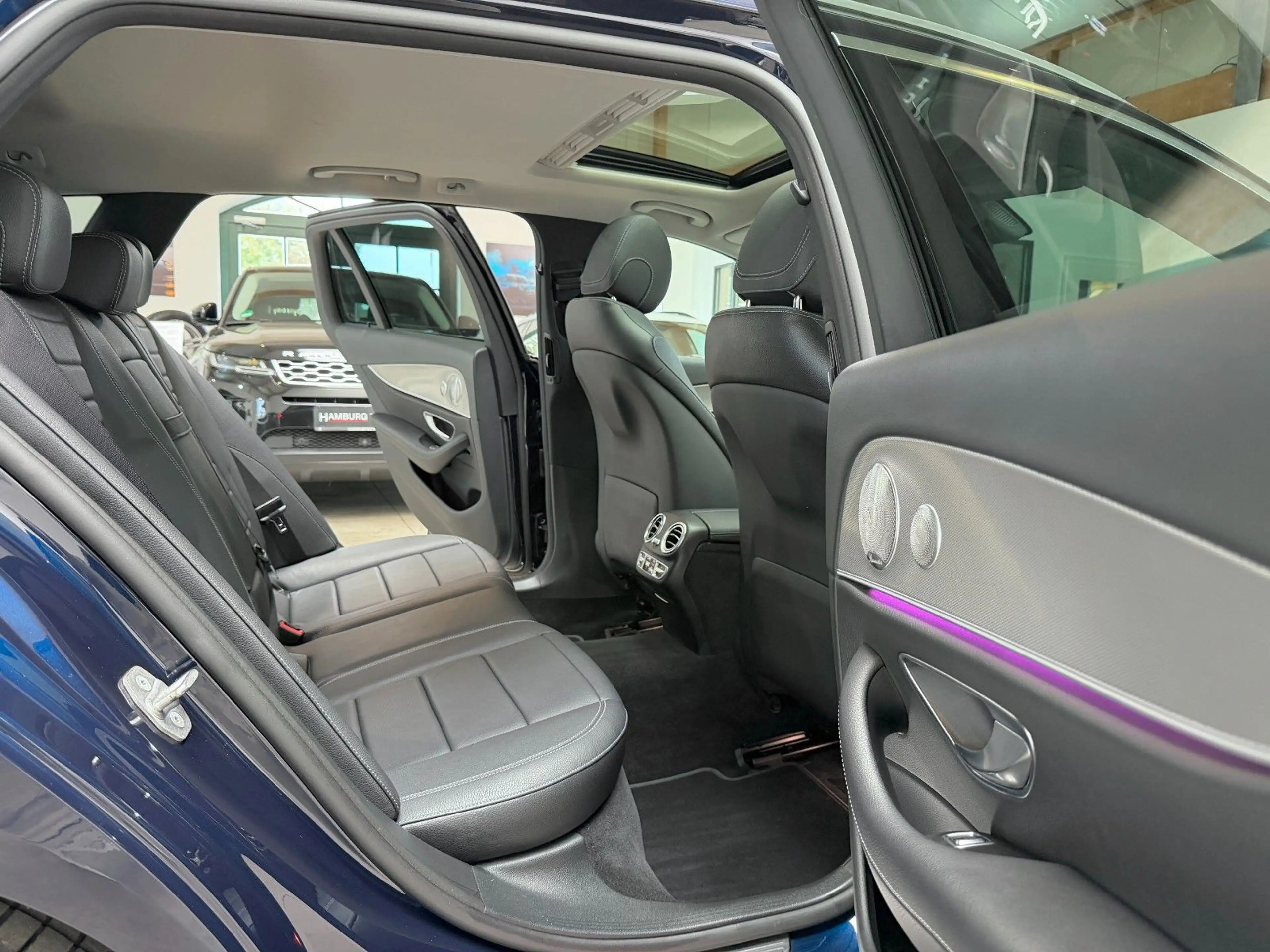 Mercedes-Benz E 400 CGI T 4MATIC 9G-TRONIC LEDER/CAM/BUR/333PS — photo 11