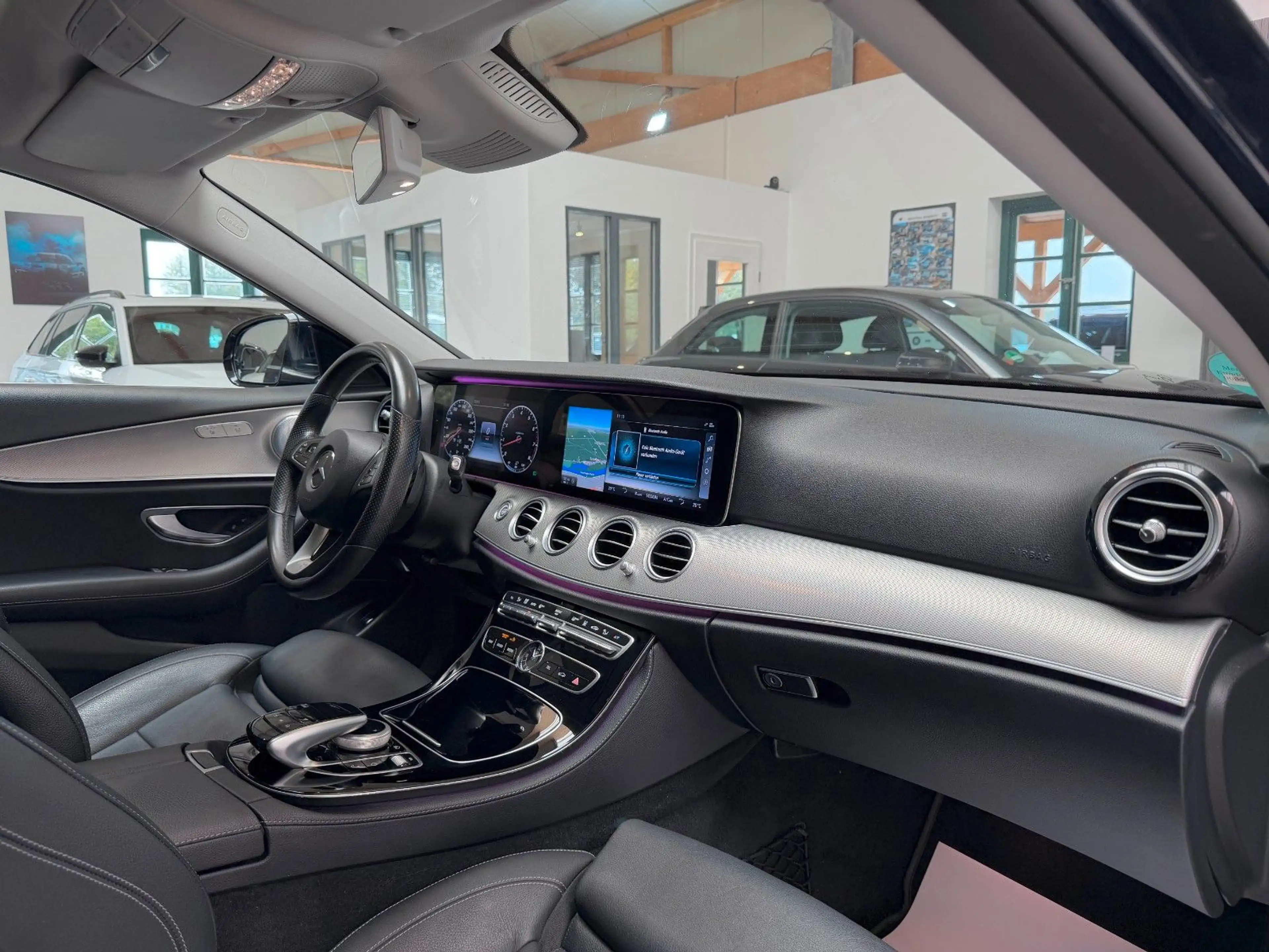 Mercedes-Benz E 400 CGI T 4MATIC 9G-TRONIC LEDER/CAM/BUR/333PS — photo 8