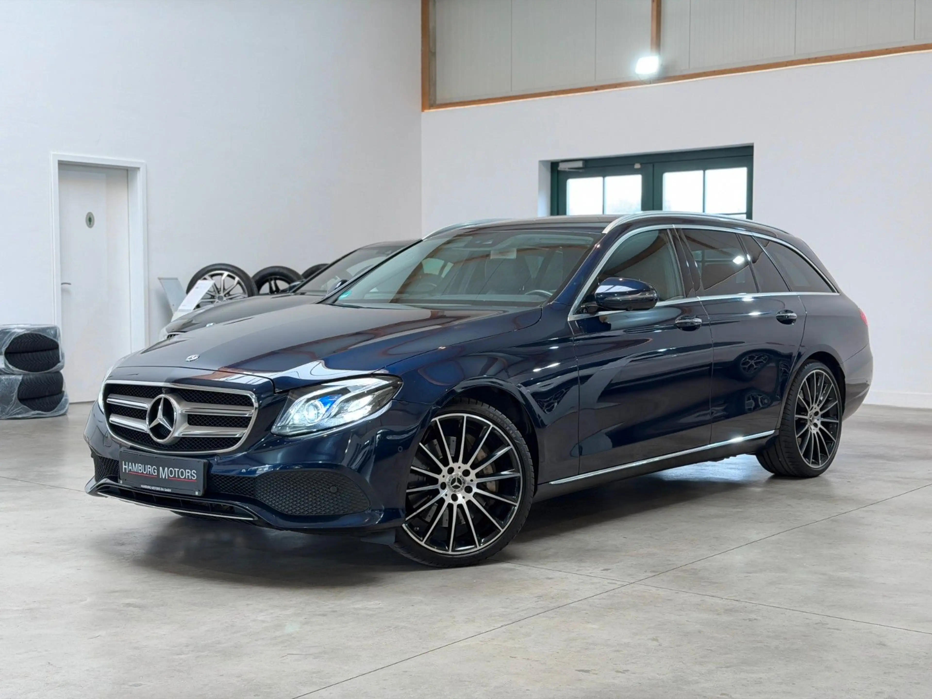 Mercedes-Benz E 400 CGI T 4MATIC 9G-TRONIC LEDER/CAM/BUR/333PS — photo 3