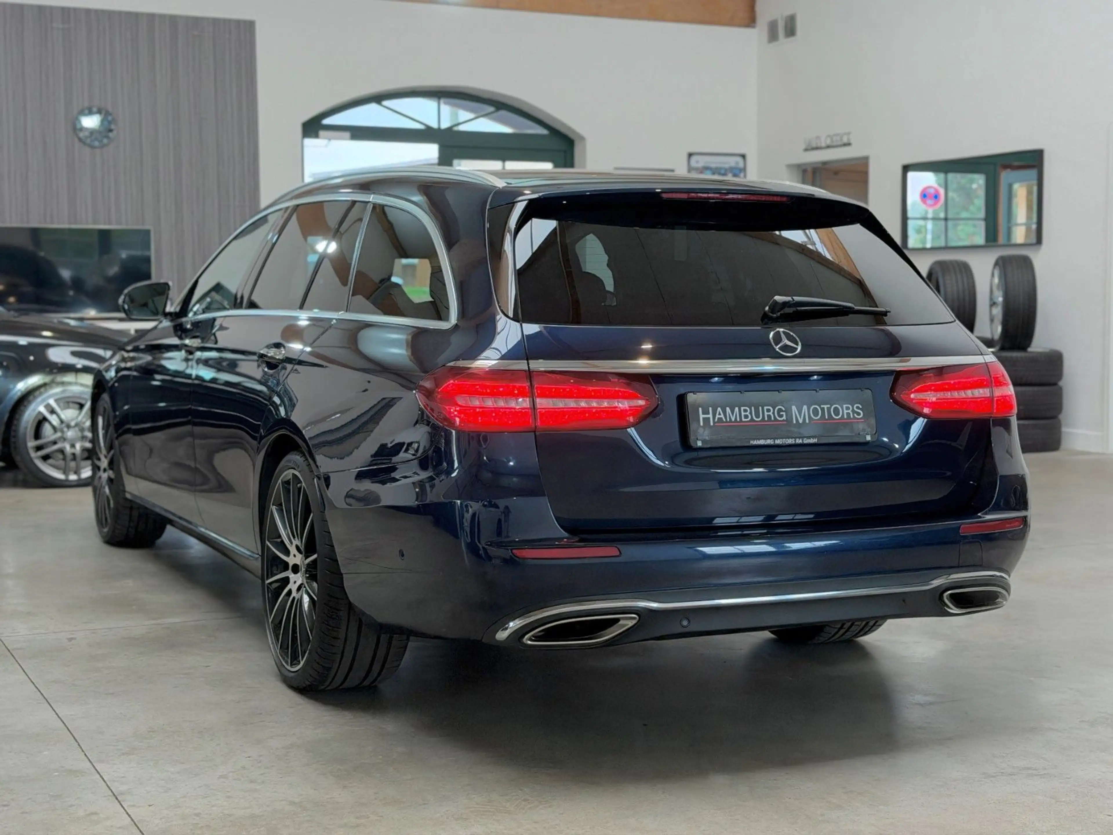 Mercedes-Benz E 400 CGI T 4MATIC 9G-TRONIC LEDER/CAM/BUR/333PS — photo 5