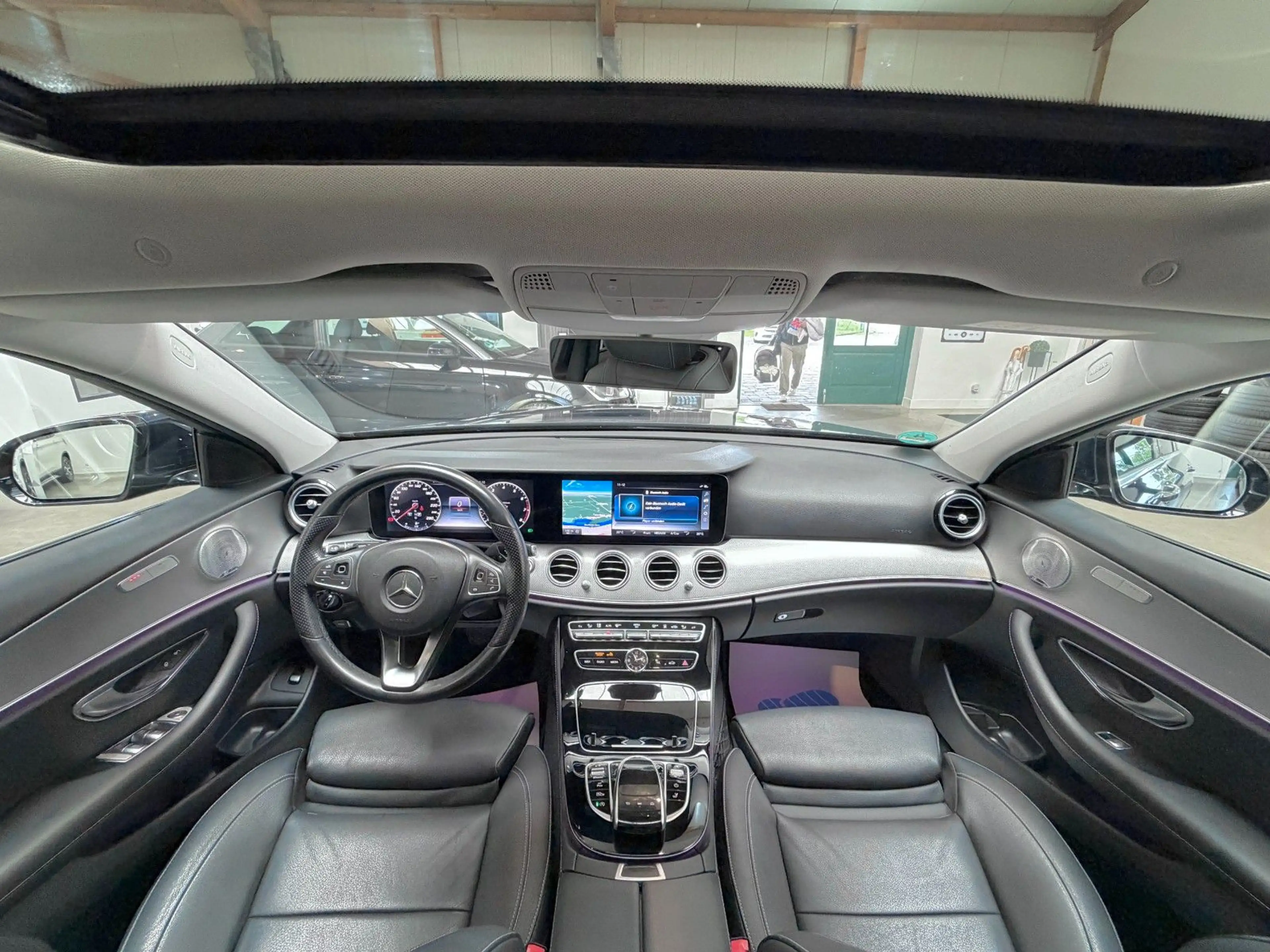Mercedes-Benz E 400 CGI T 4MATIC 9G-TRONIC LEDER/CAM/BUR/333PS — photo 7