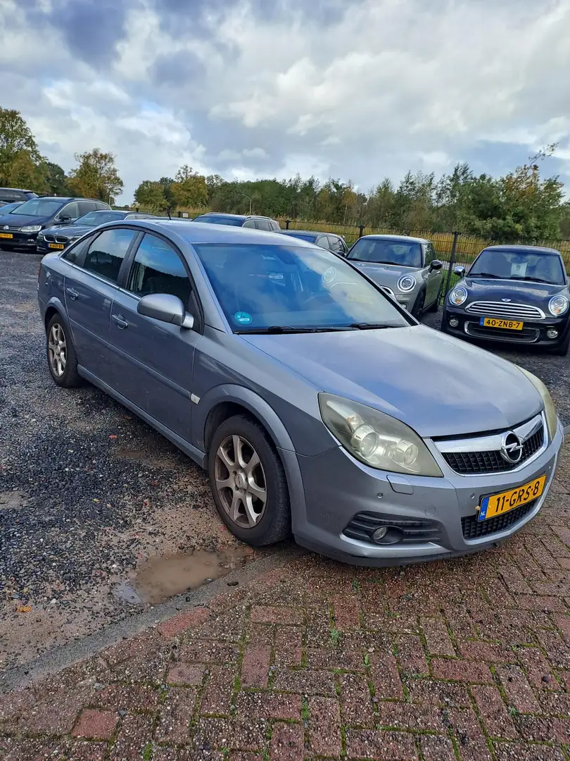 Opel Vectra GTS 1.8-16V Executive Leuke auto, word verkocht on Grijs - 2