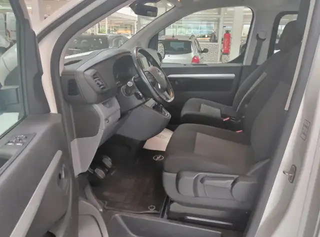 Opel Vivaro view 6