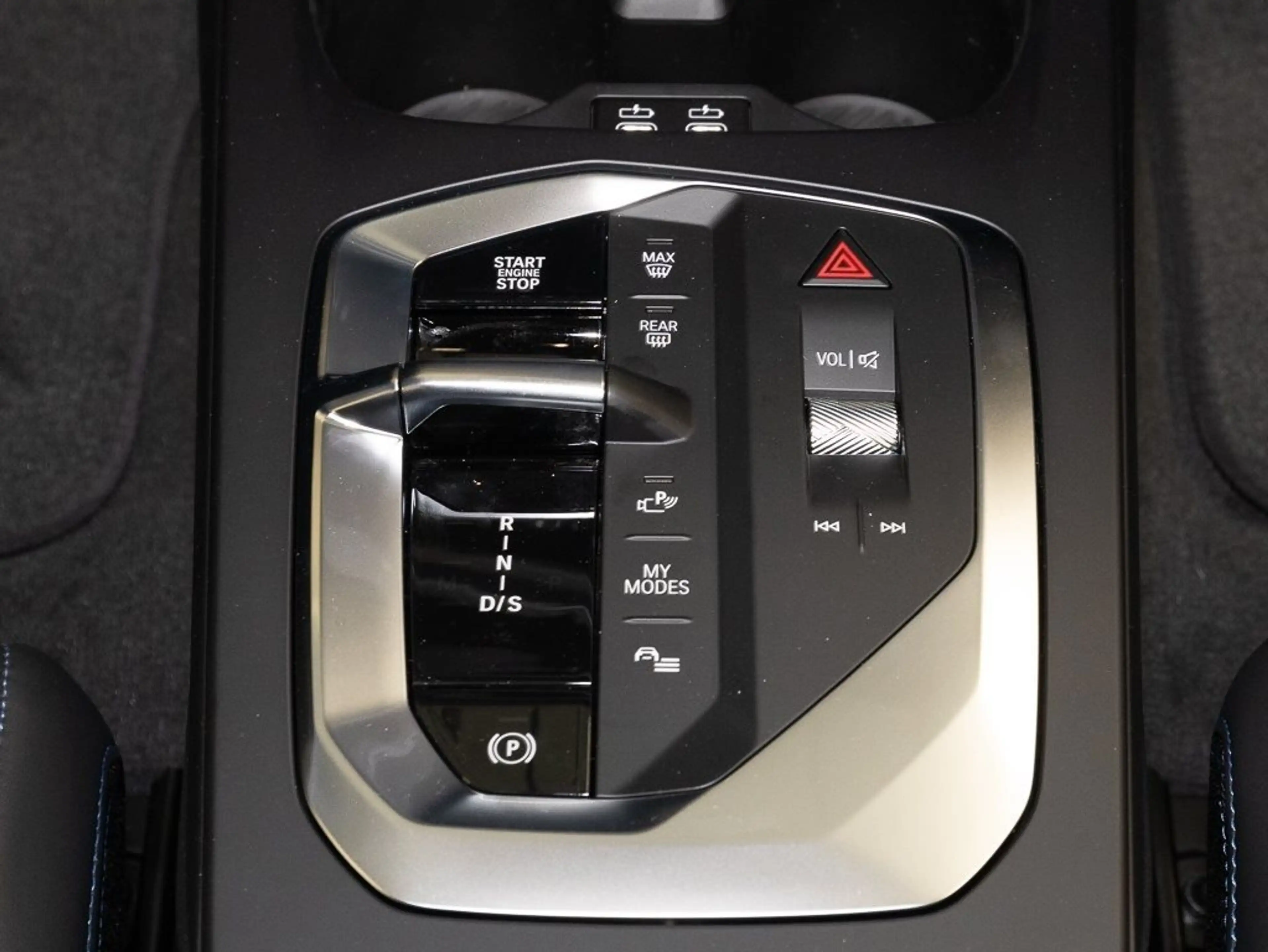 BMW 135 M135 xDrive MSport PANO AHK HuD HK HiFi DAB LED — photo 9