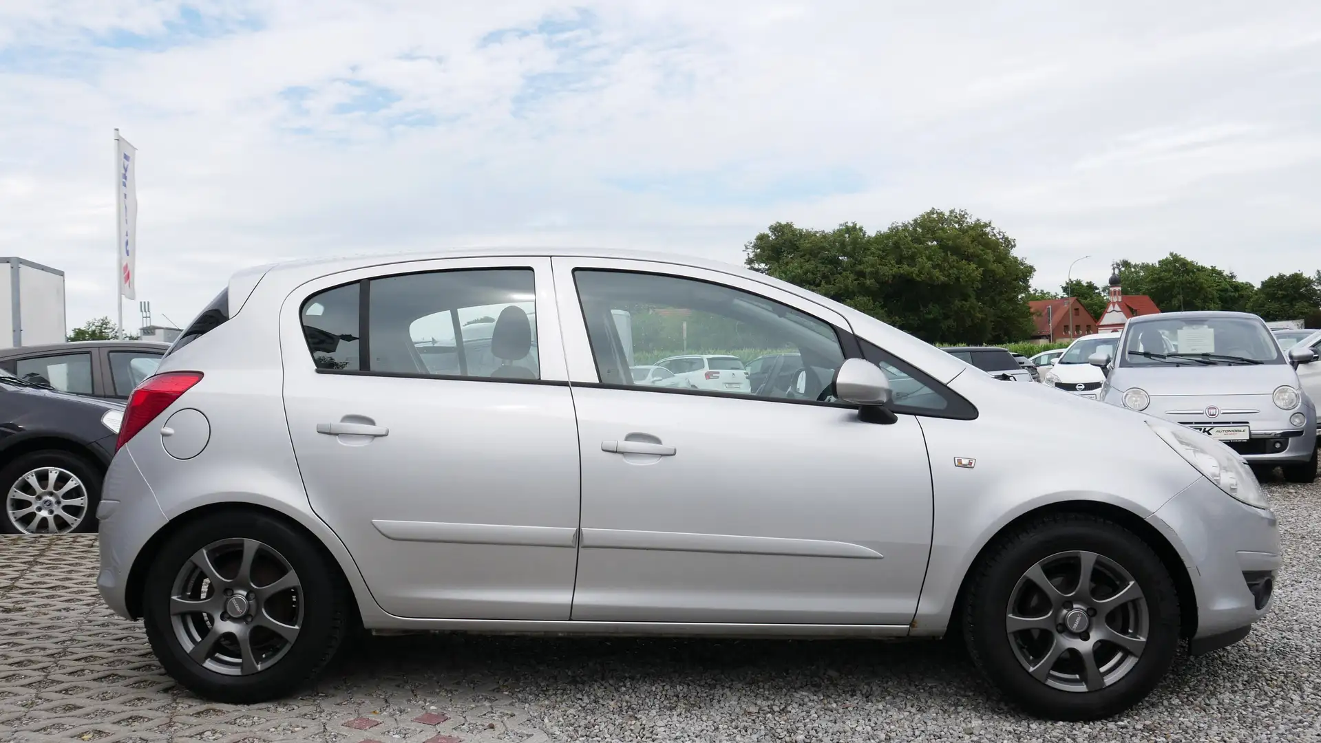 Opel Corsa 1.4 Edition Tüv,- Kundendienst Neu Klima USB Argento - 2