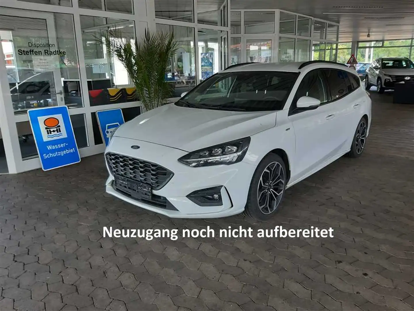 Ford Focus 1.5 EcoBoost ST-Line Automatik NAVI+LED Wit - 1