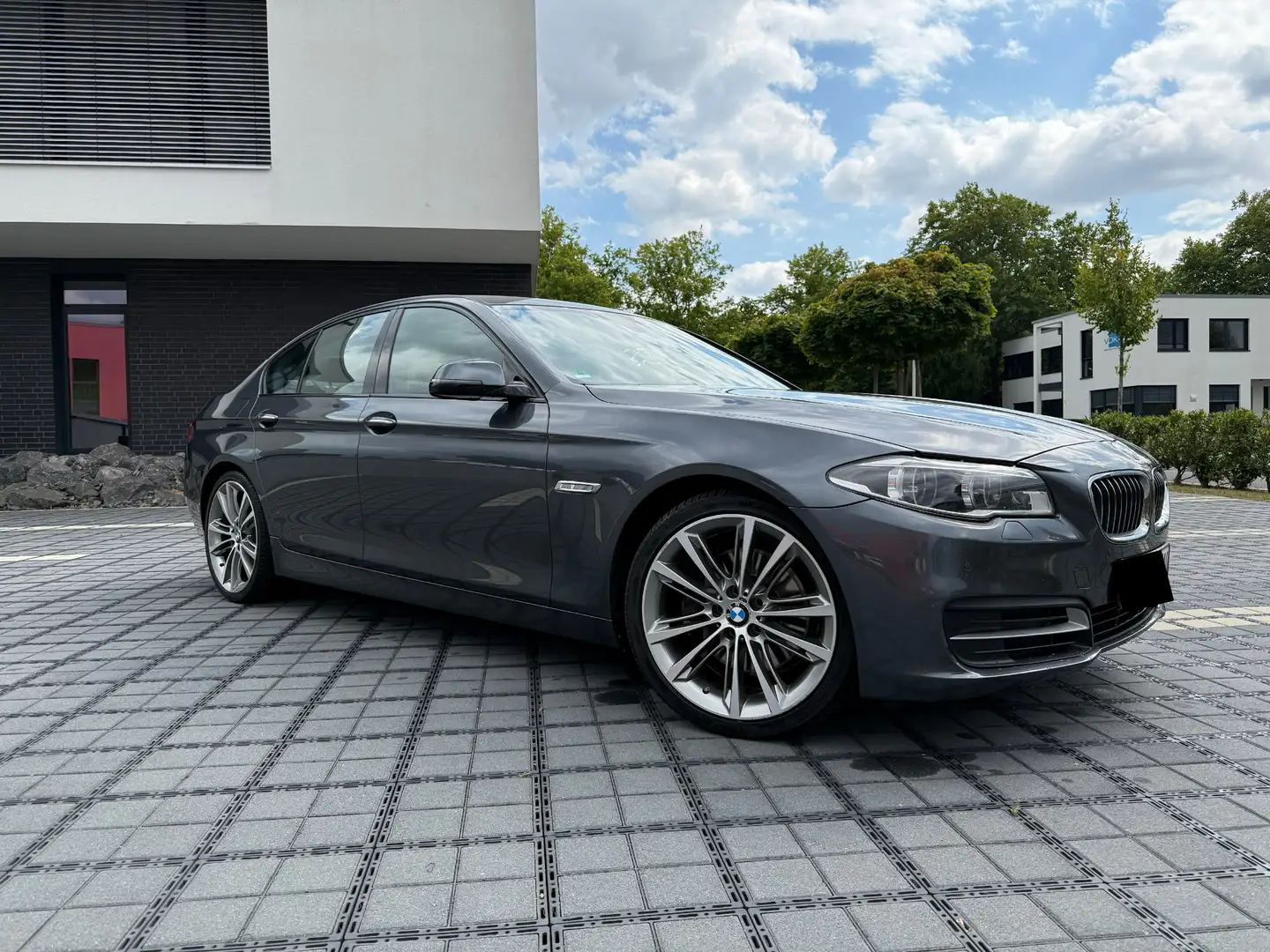 BMW 535 535d xDrive Aut. Grau - 1