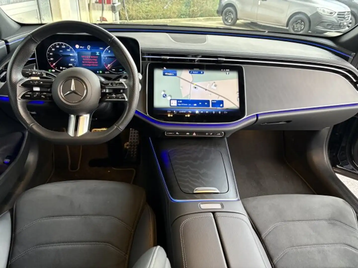 Mercedes-Benz E 220 E 220d T AMG Line Advanced AHK Distronic LED Kam Blau - 2