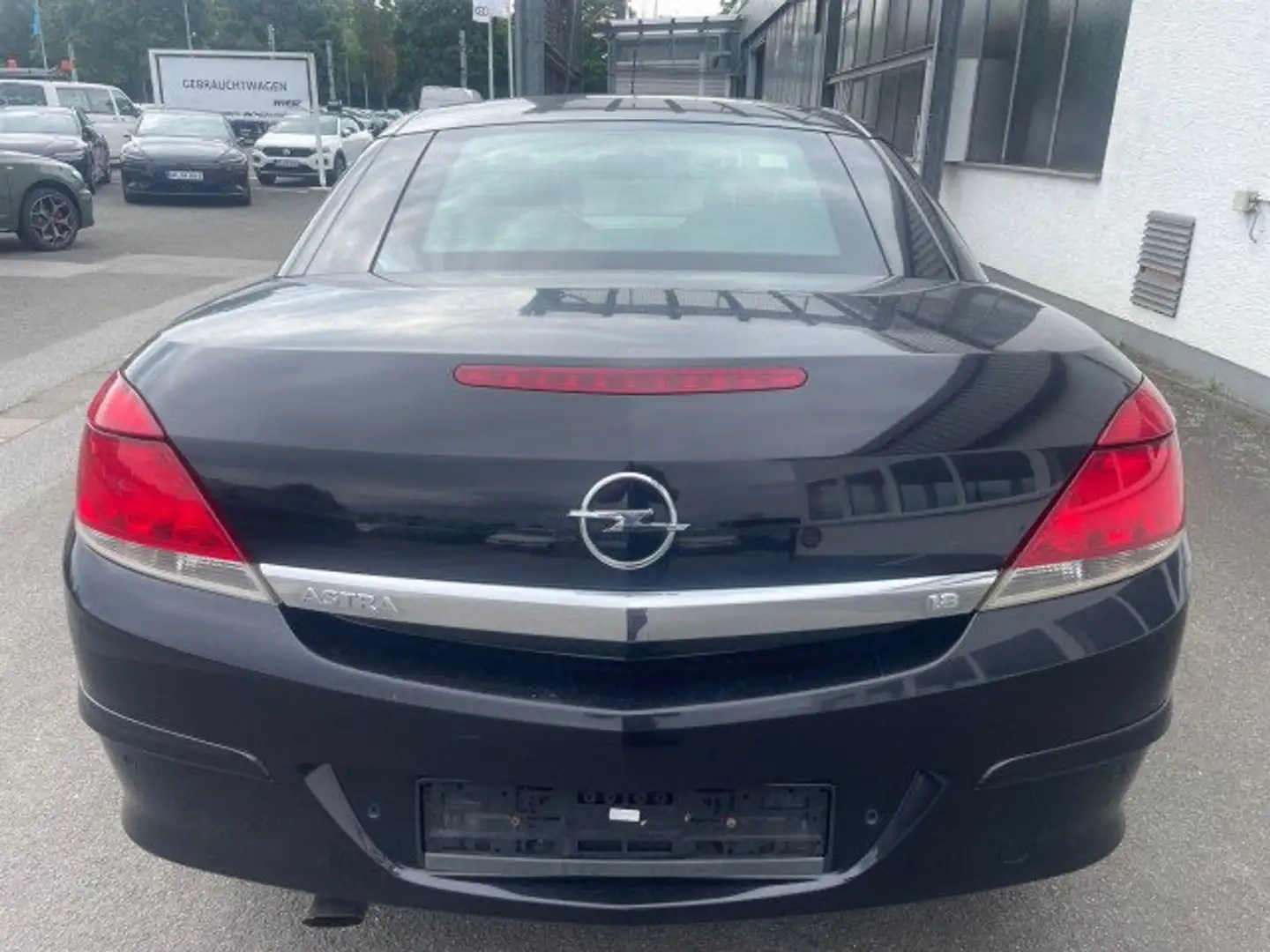 Opel Astra Edition Schwarz - 1