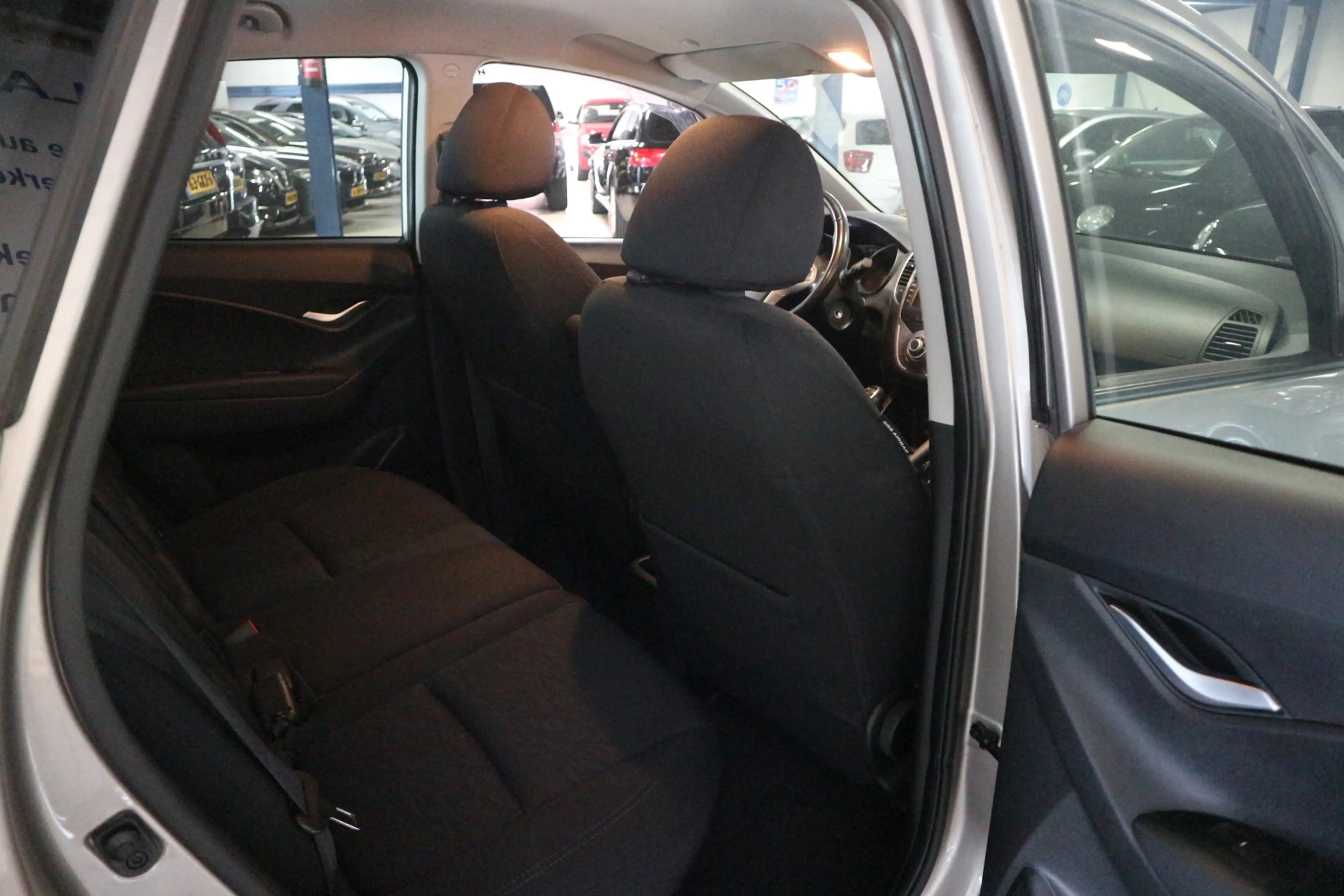 Hyundai iX20 1.4i Go! / Camera / Velg / Airco / APK 2027 ! ! ! — photo 7