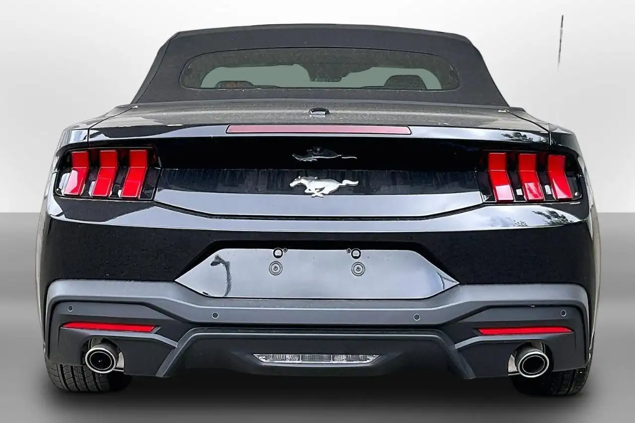 Ford Mustang снимка Ford Mustang