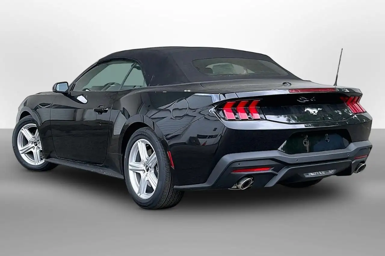 Ford Mustang снимка Ford Mustang