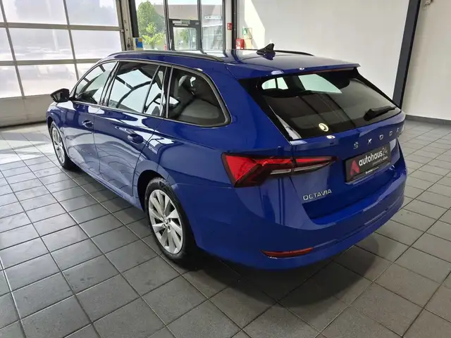 Skoda Octavia view 4