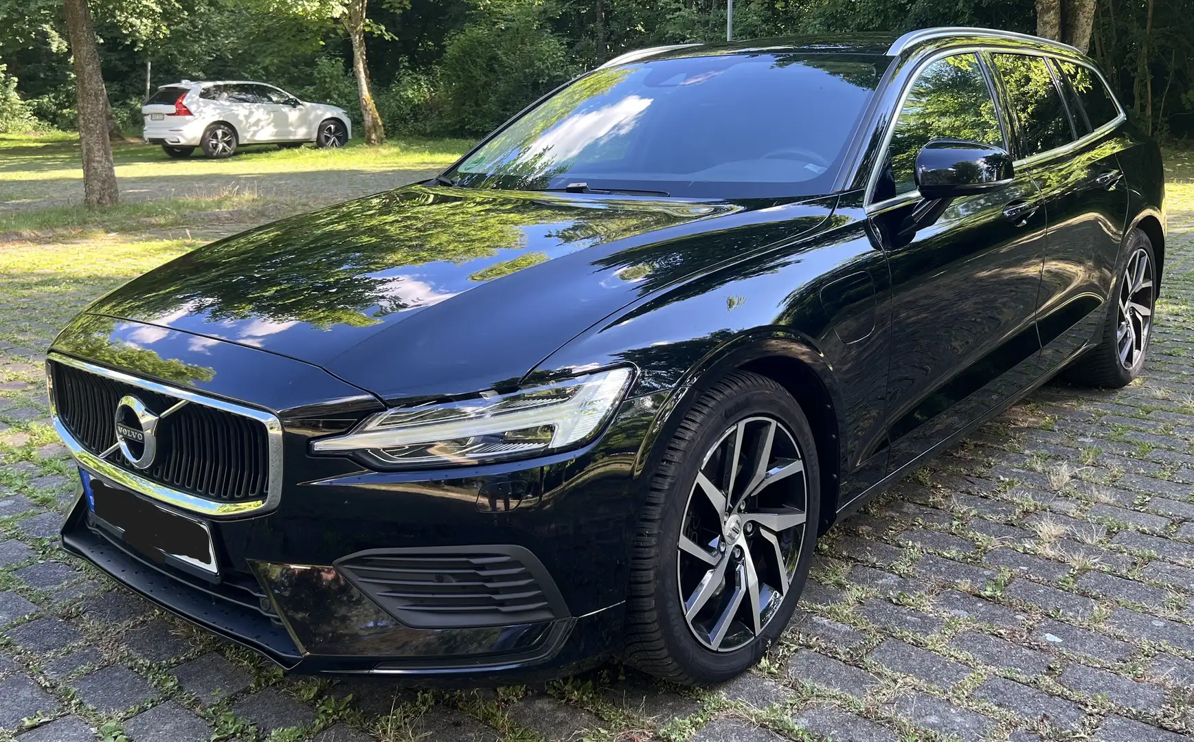 Volvo V60 V60 Plug-In-Hybrid T6 AWD Twin Engine Geartronic M Schwarz - 2