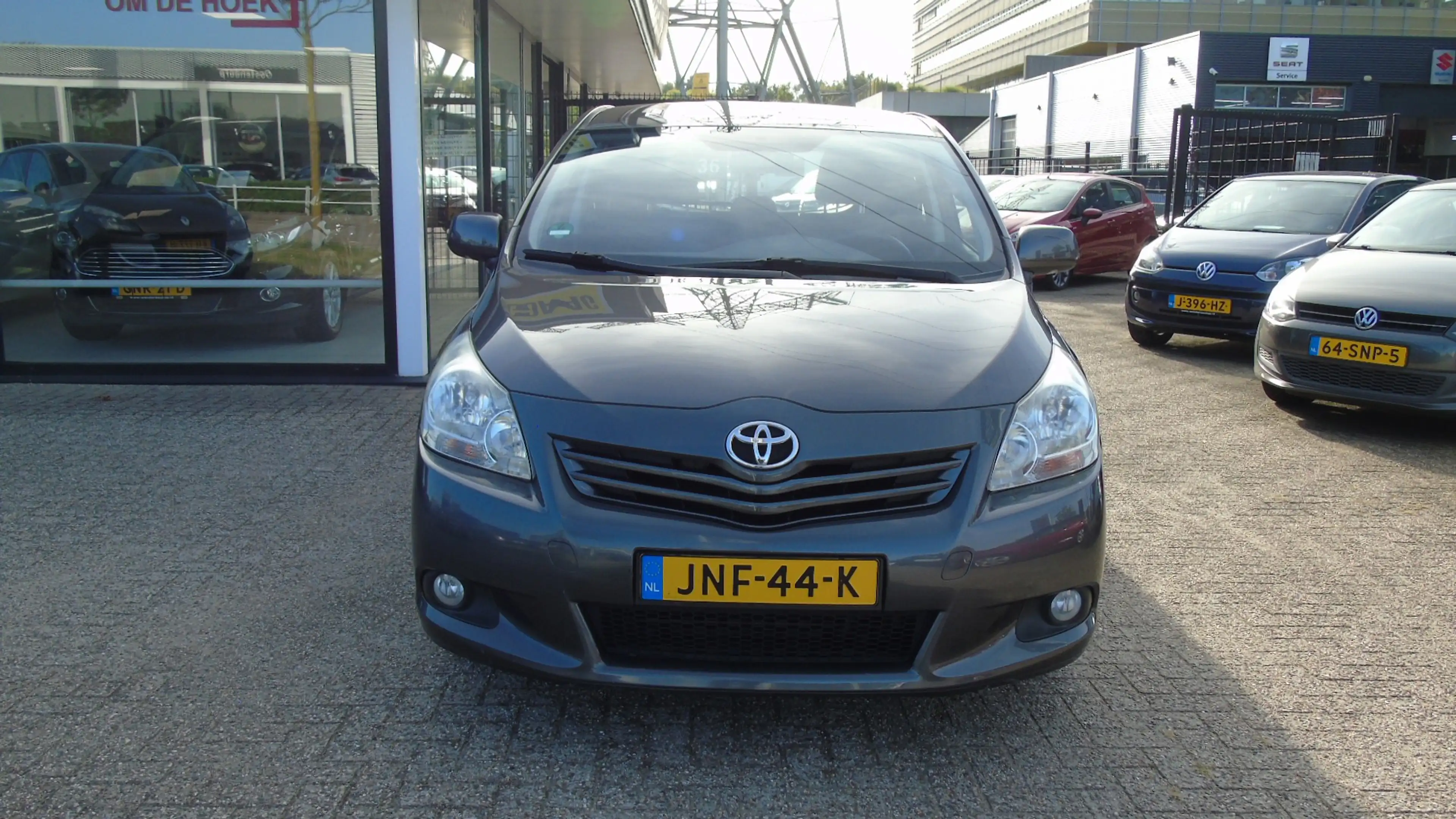 Toyota Verso 1.6 VVT-i Comfort — photo 2