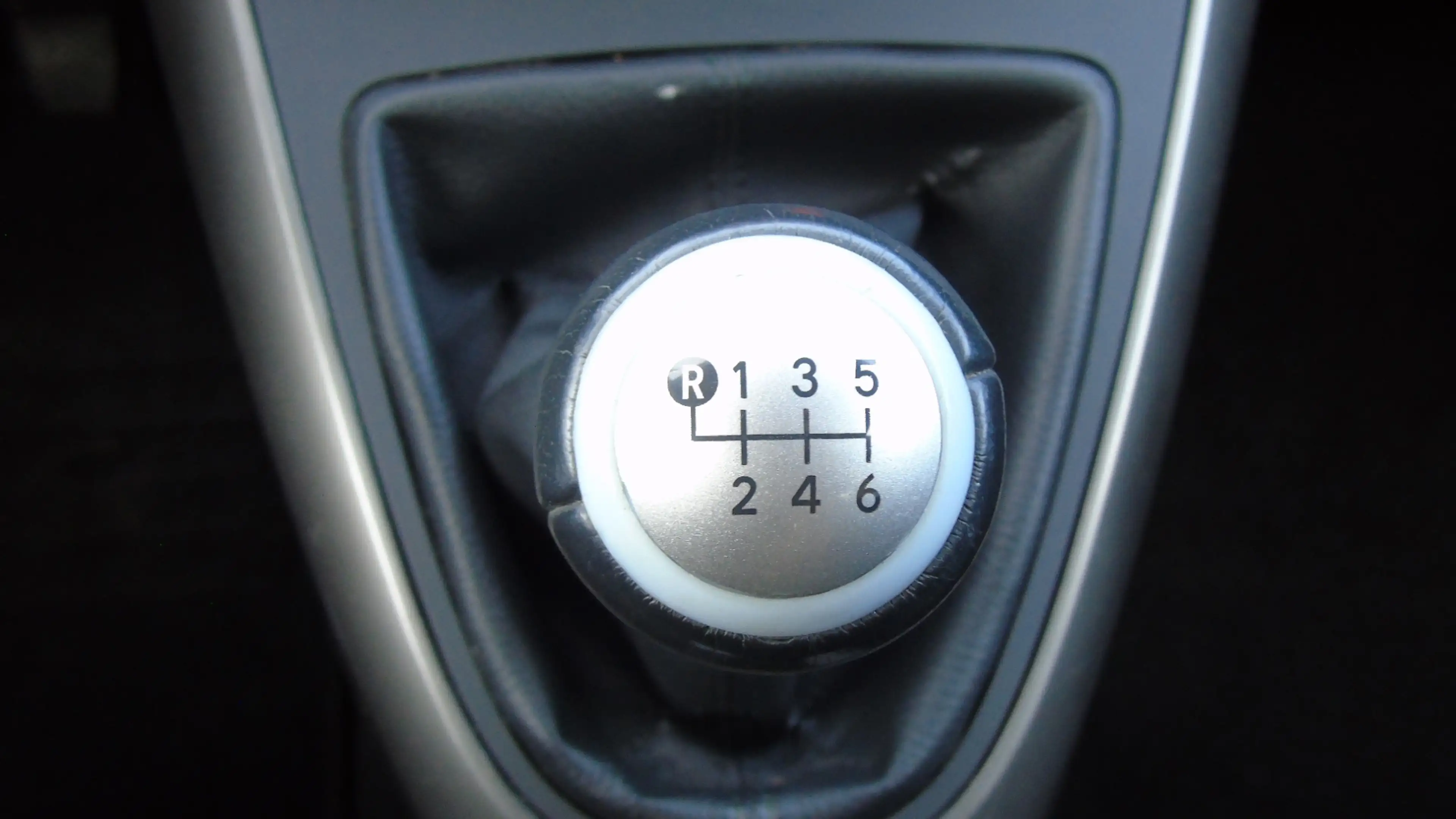 Toyota Verso 1.6 VVT-i Comfort — photo 14