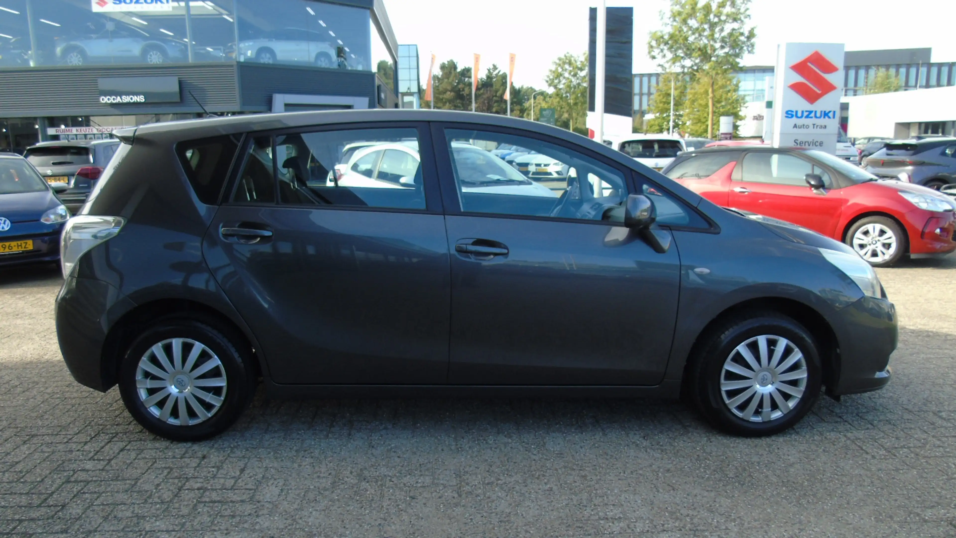 Toyota Verso 1.6 VVT-i Comfort — photo 4
