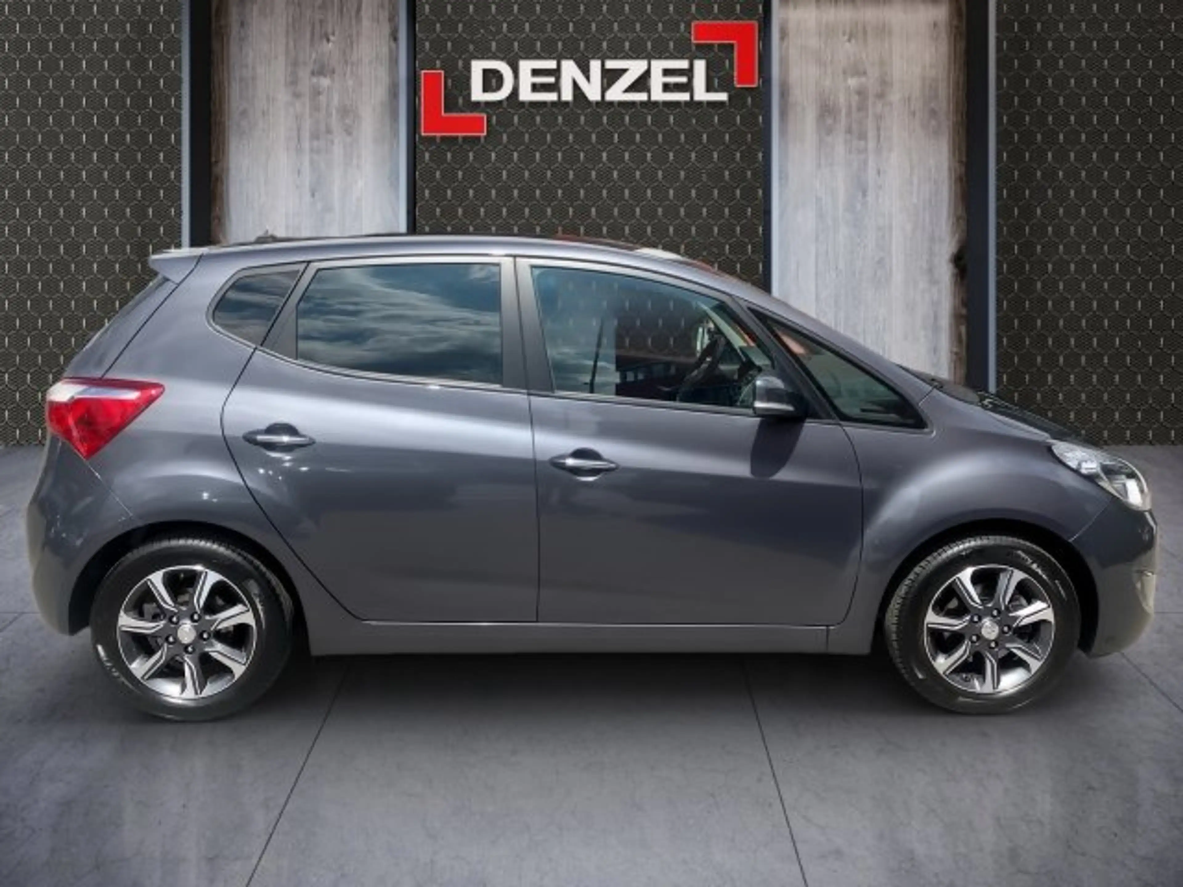 Hyundai iX20 1,6 CVVT Go Aut — photo 5