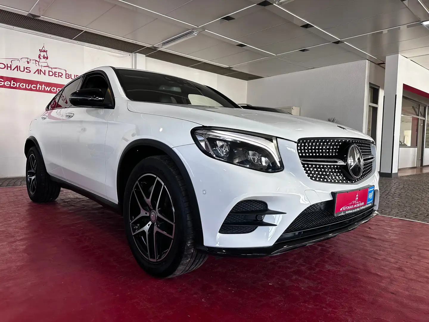 Mercedes-Benz GLC 300 Coupe 4Matic 9G-TRONIC AMG Line *1.Hd + Tempomat Weiß - 1