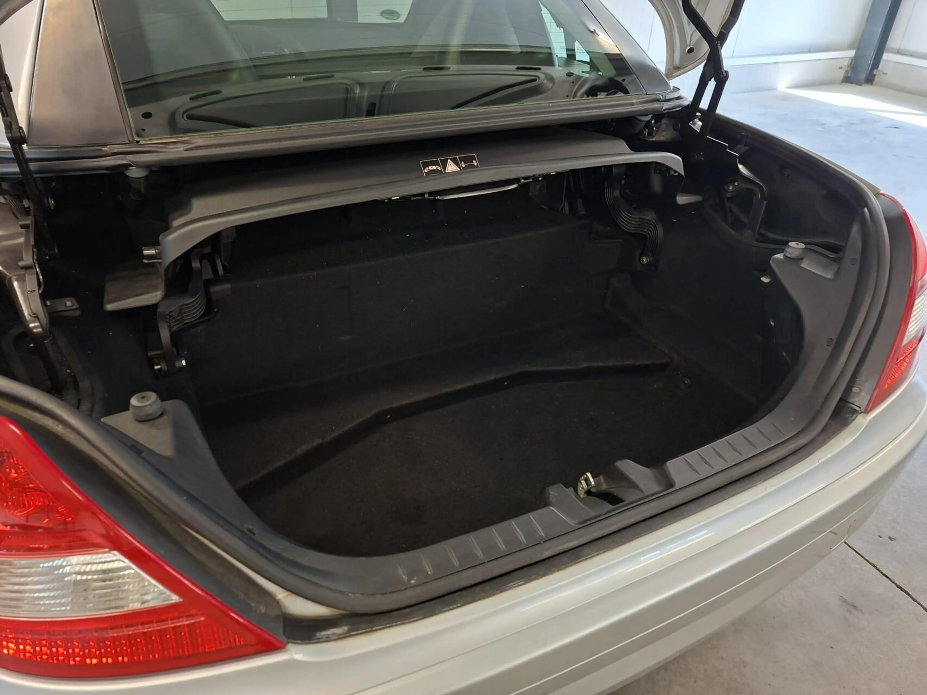Mercedes-Benz SLK 200 K. (AMG-Styling / Leder / Airscarf) — photo 14