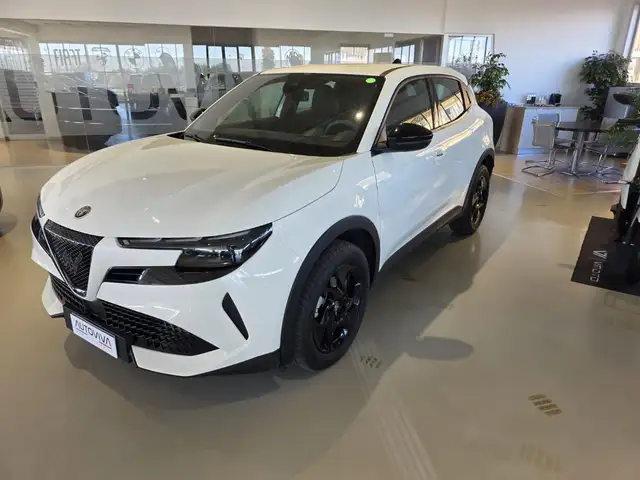 Alfa Romeo Junior 1.2 136 CV Hybrid eDCT6