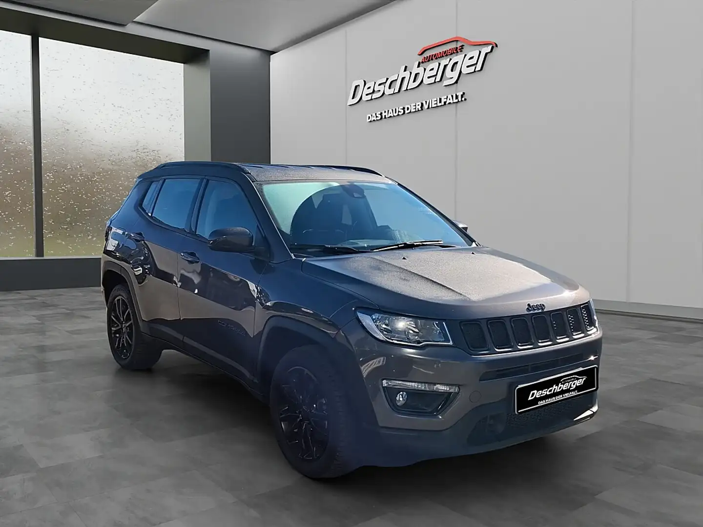 Jeep Compass 1,6 MultiJet FWD 6MT Night Eagle Grau - 2