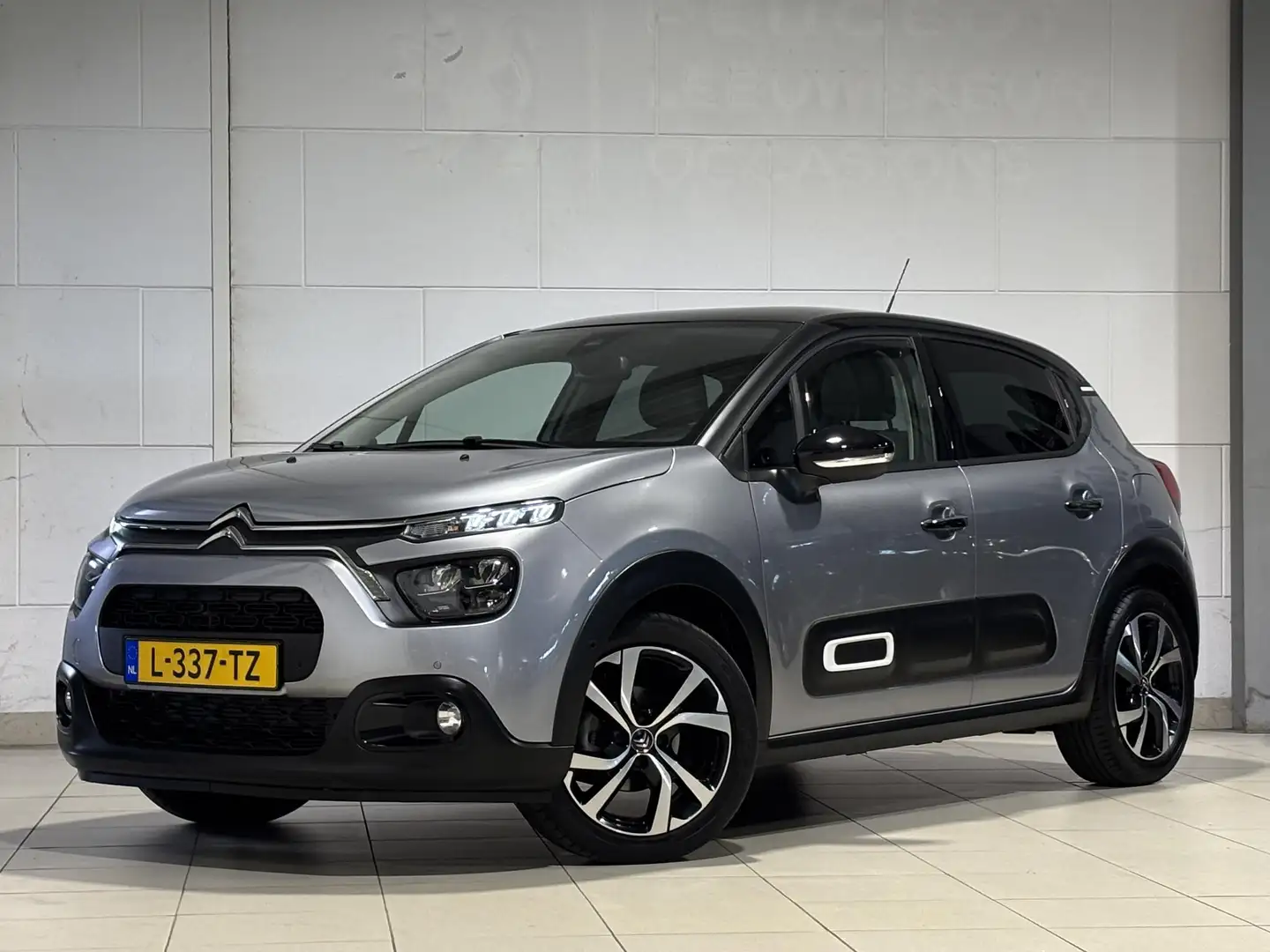 Citroen C3 Shine Pack 1.2 Turbo 110pk EAT6 | CAMERA | TREKHAA Grau - 2