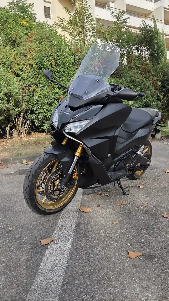 Honda Forza 750