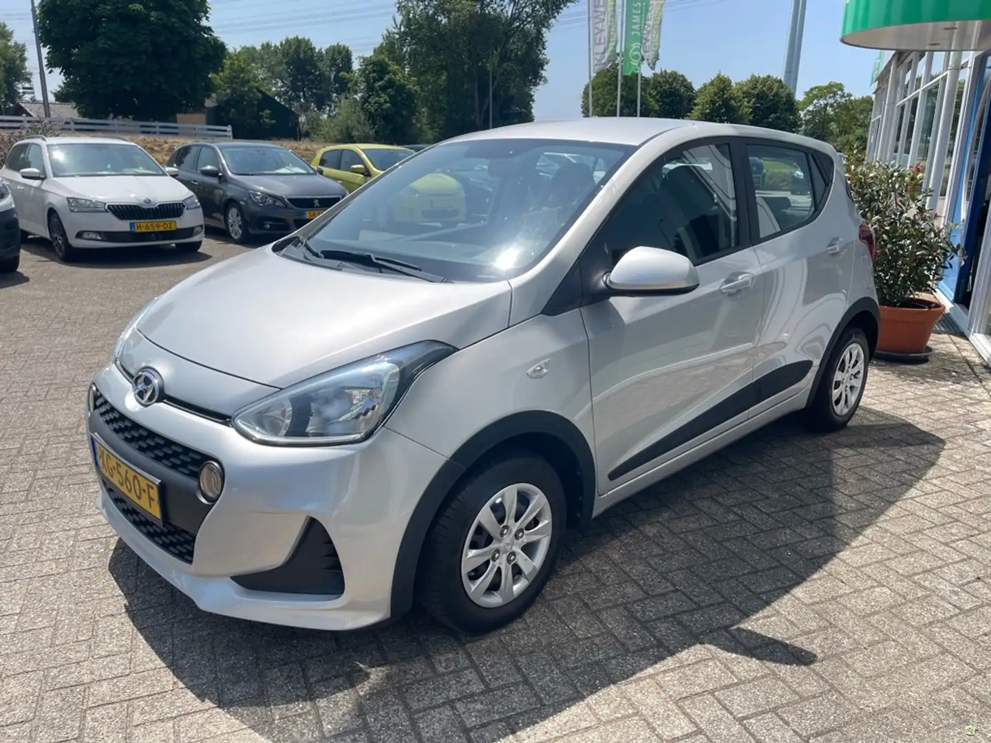 Hyundai i10 1.0i Comfort Airco, Audio, Lage km stand Gris - 2