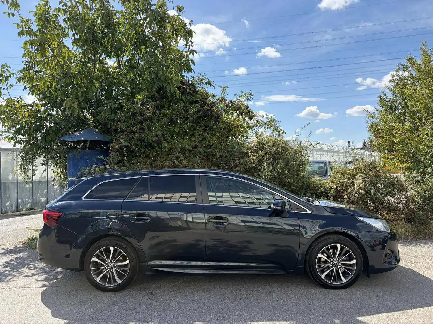 Toyota Avensis *2,0 D4-D* Touring Sport Active Plus LED Kamera uvm. SR+WR Service NEU Grau - 2