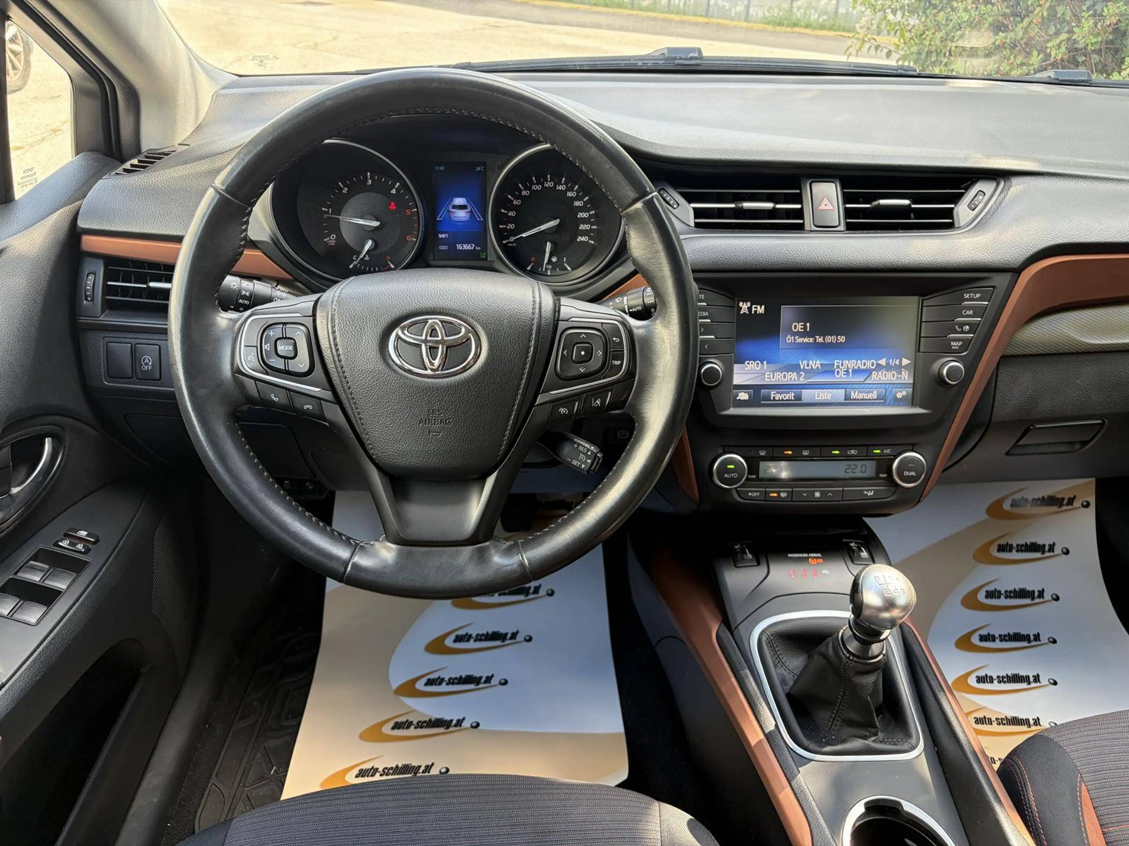 Toyota Avensis *2,0 D4-D* Touring Sport Active Plus LED Kamera uvm. SR+WR Service NEU — photo 7