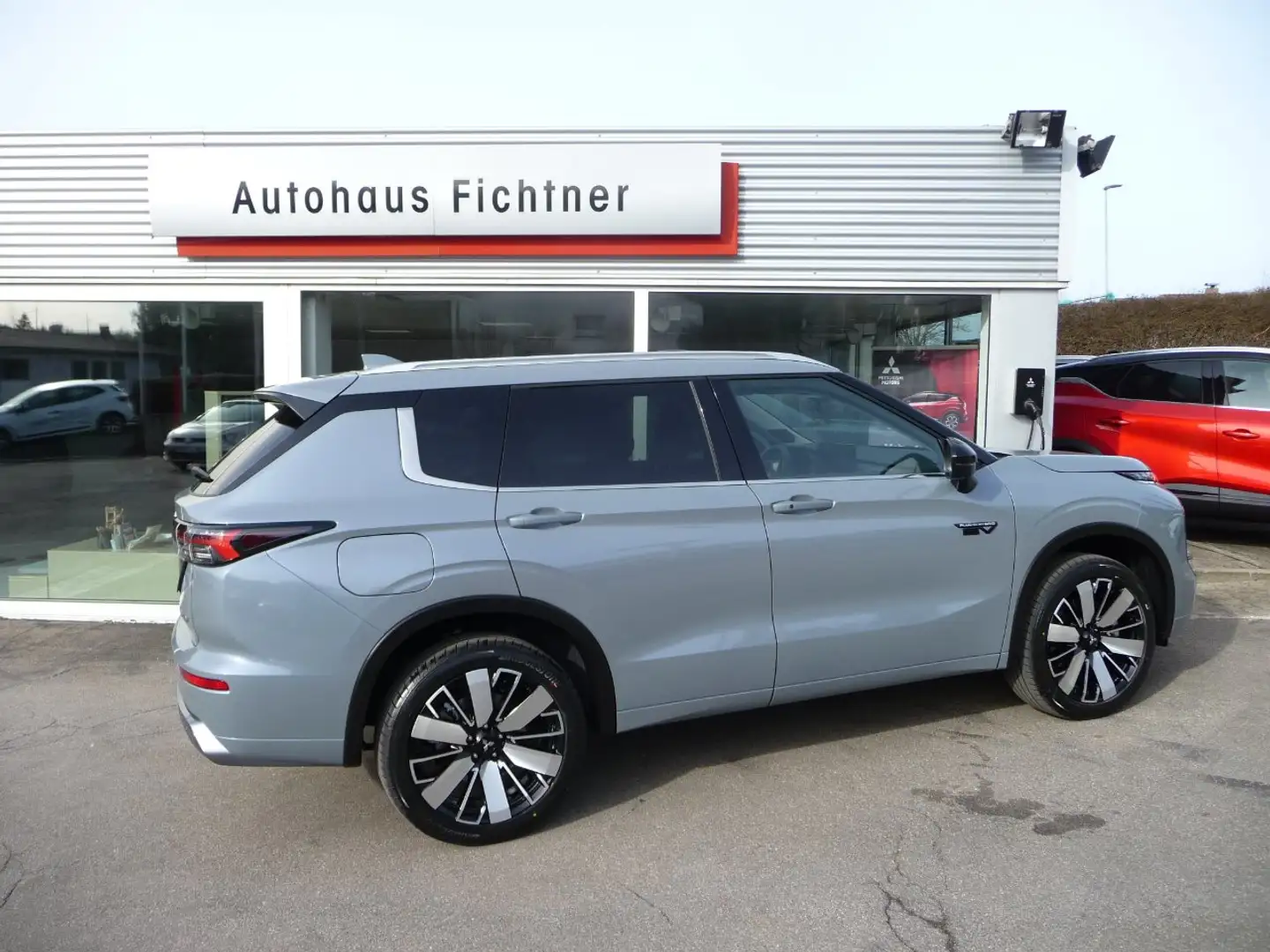 Mitsubishi Outlander 2.4L PHEV Intro Edition Gris - 2