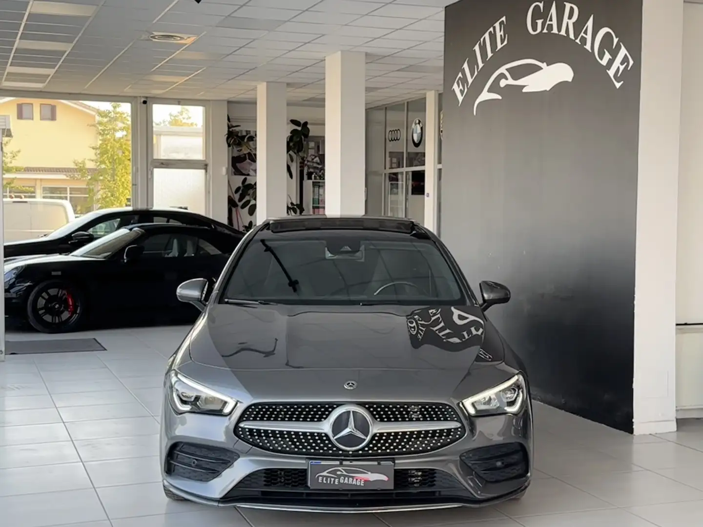 Mercedes-Benz CLA 180 d Premium AMG auto TETTO AMBIENT LIGHT Grigio - 2