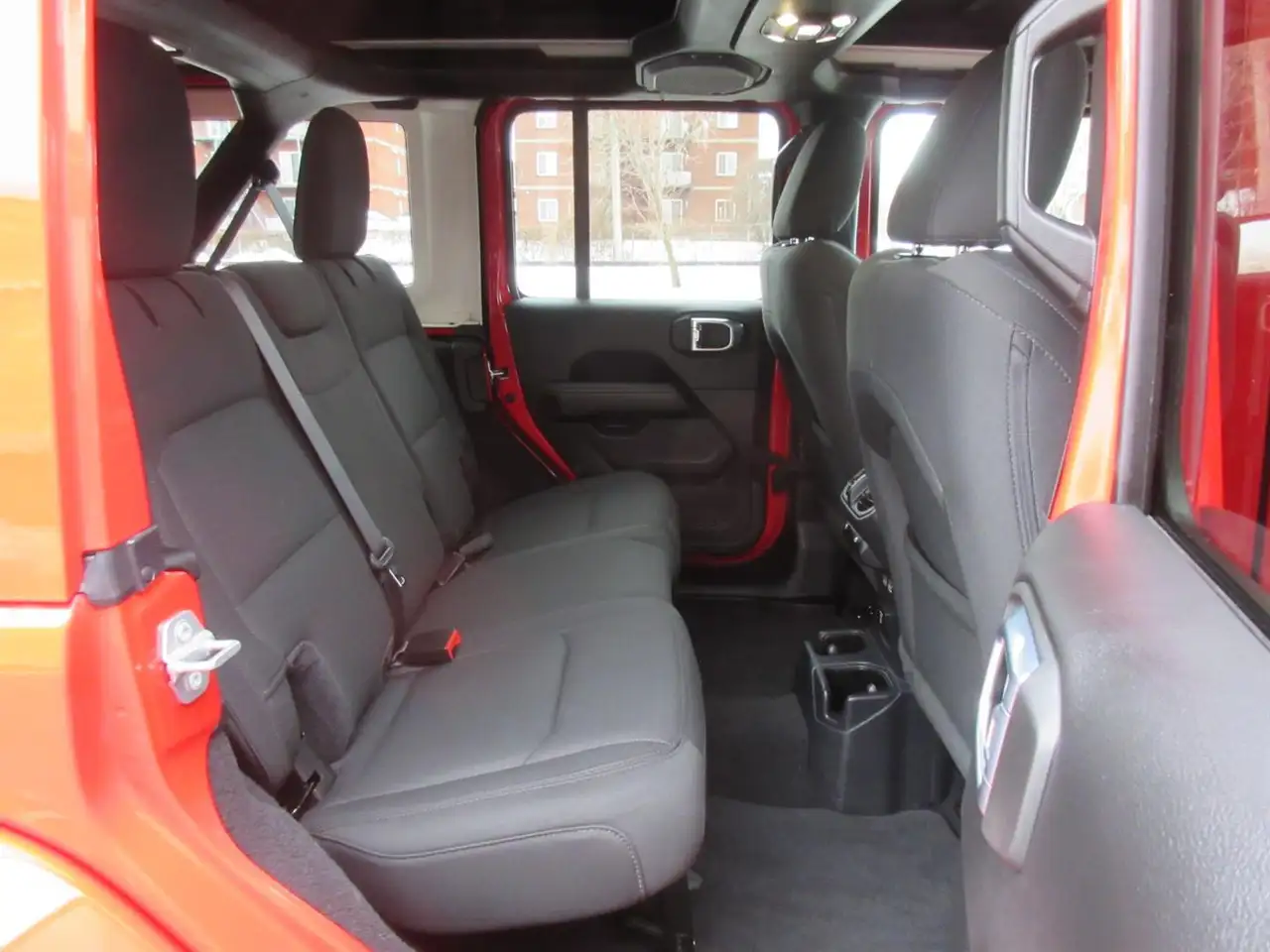 Jeep Wrangler снимка Jeep Wrangler