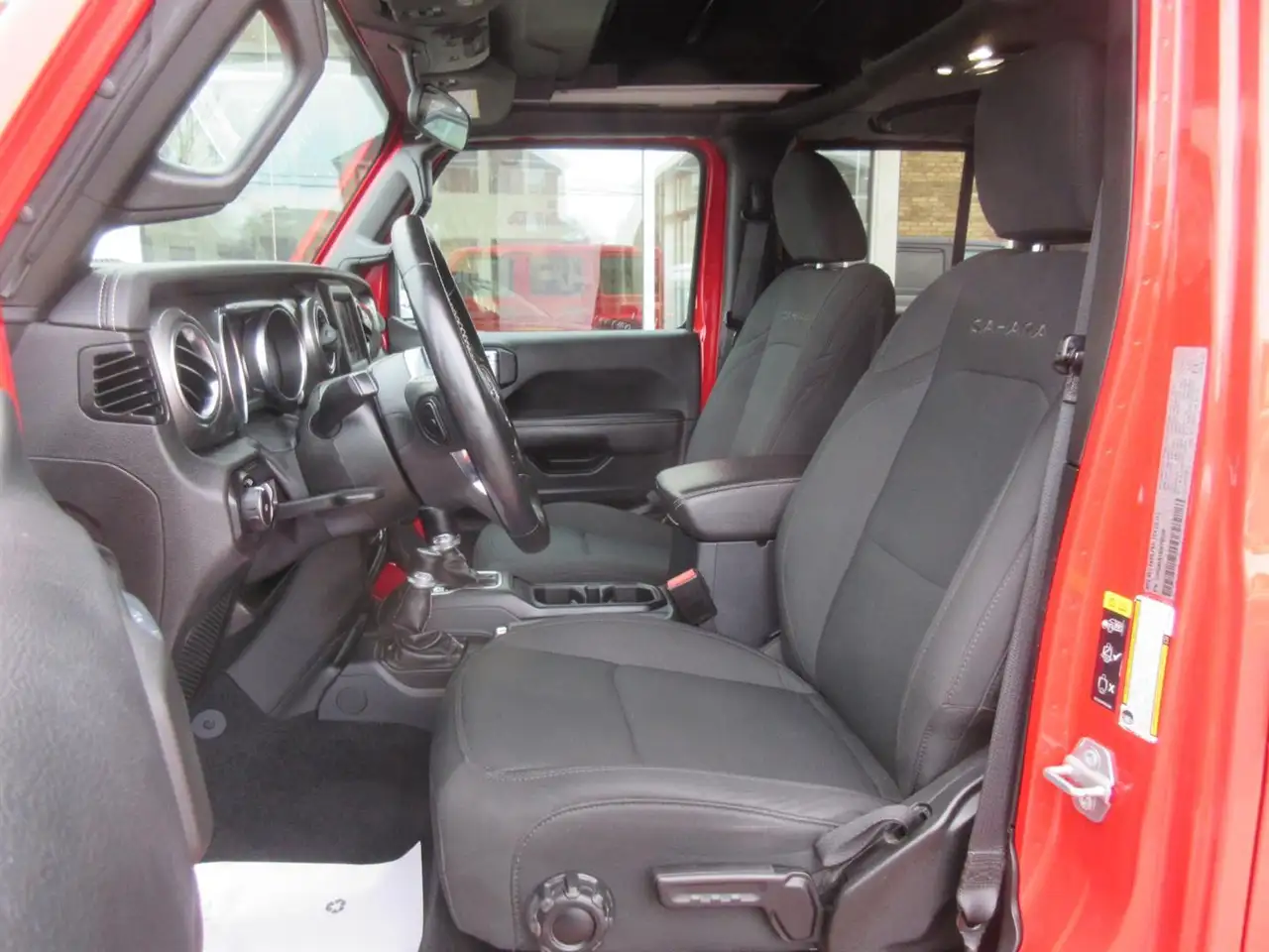Jeep Wrangler снимка Jeep Wrangler