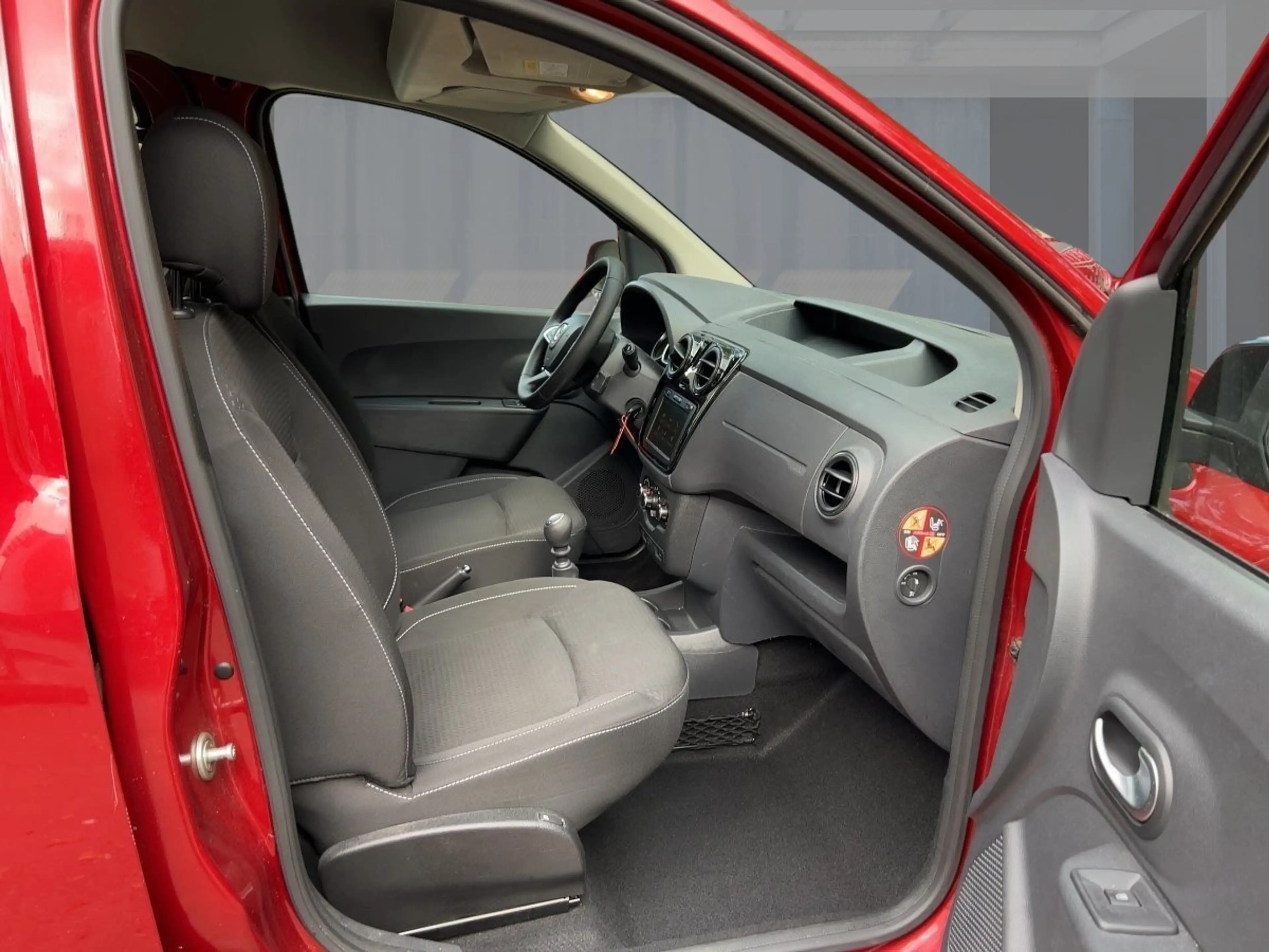 Dacia Dokker Comfort TCe 130 GPF — photo 8